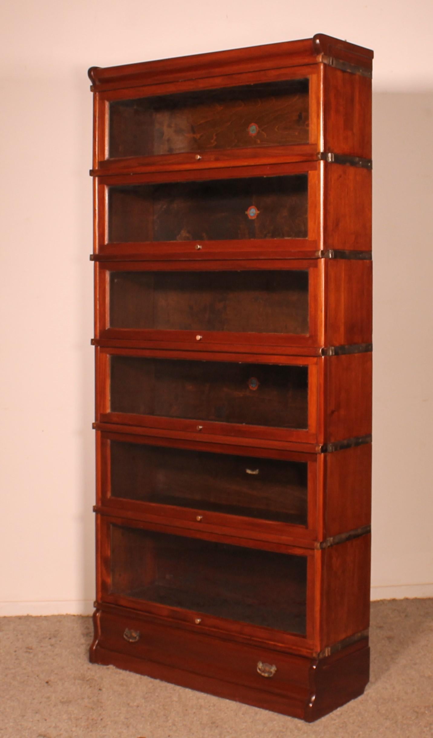 Globe Wernicke Bookcase In Mahogany Of 6 Elements For Sale 4