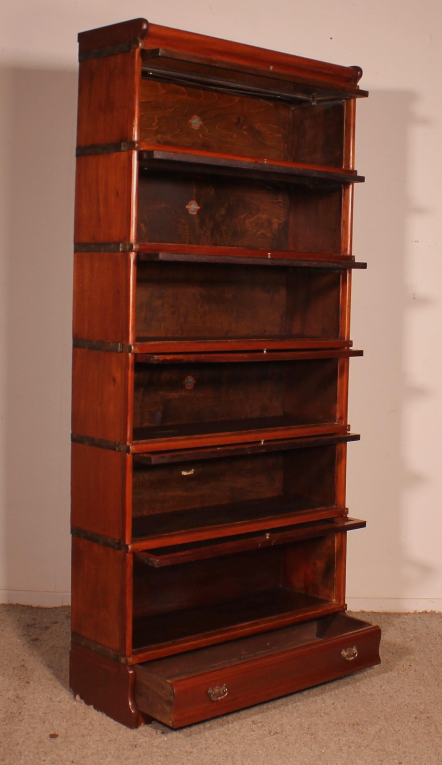 19th Century Globe Wernicke Bookcase In Mahogany Of 6 Elements For Sale