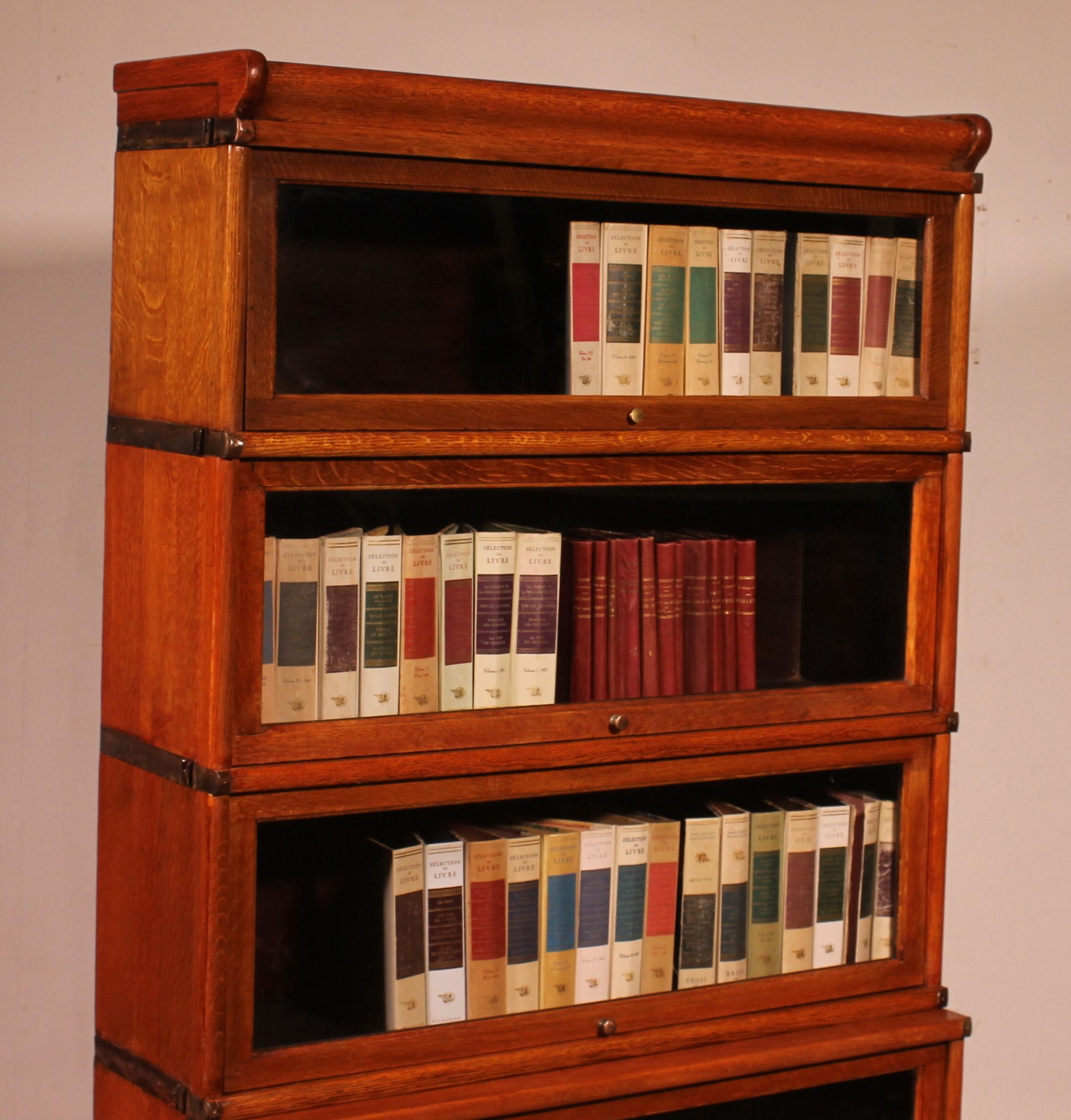 Edwardian Globe Wernicke Bookcase In Oak Of 4 Elements With A Advanced Lower Part For Sale