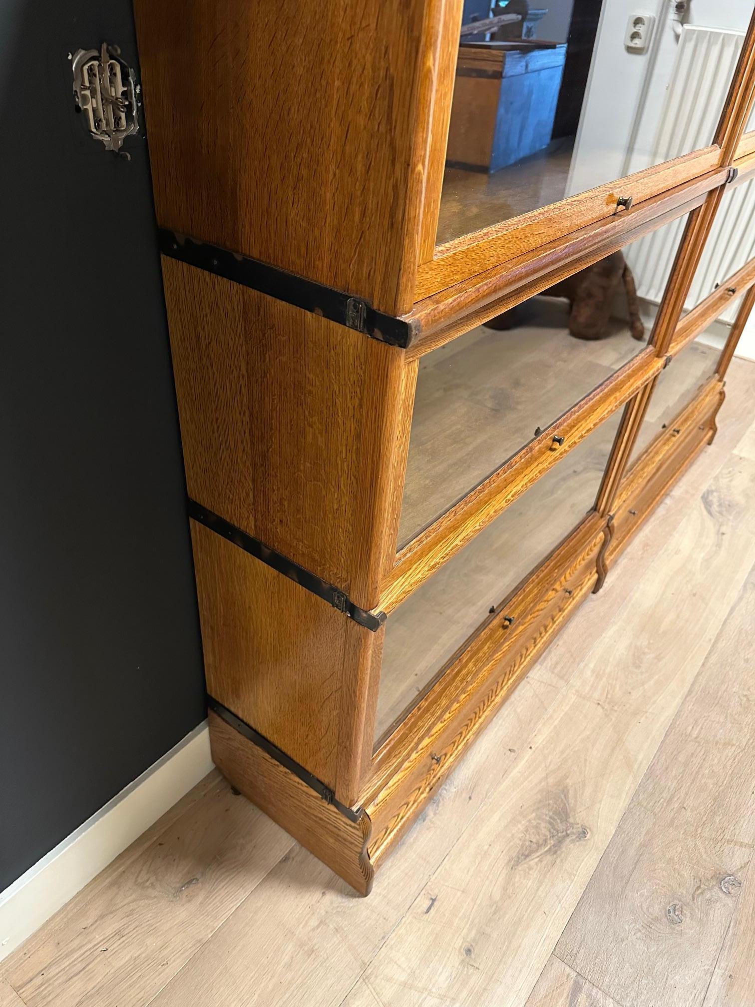 Britannico Libreria Globe Wernicke / Libreria girevole in vendita