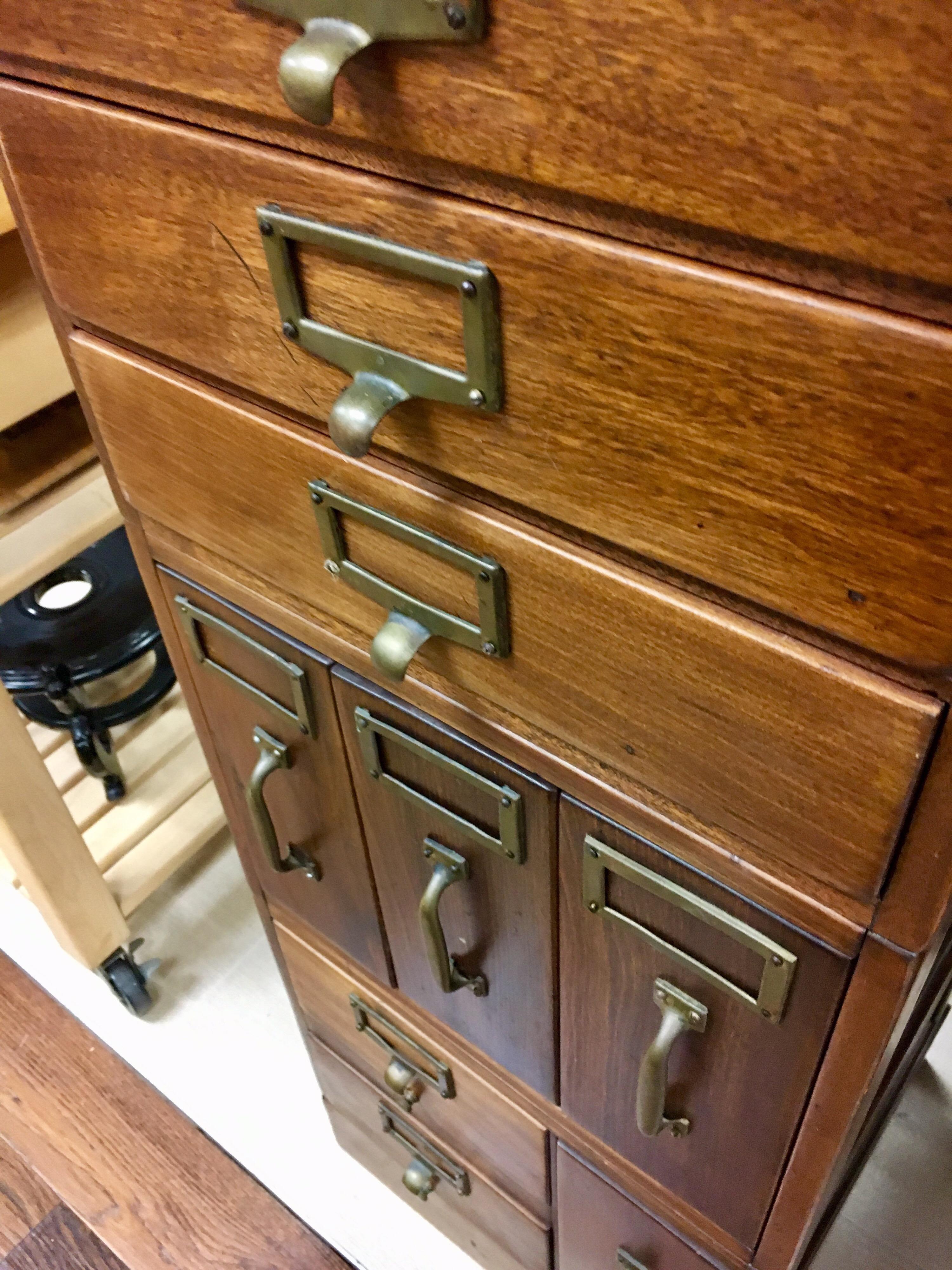 Globe Wernicke Company Signed Antique File Cabinet 1926 Credenza In Good Condition In West Hartford, CT