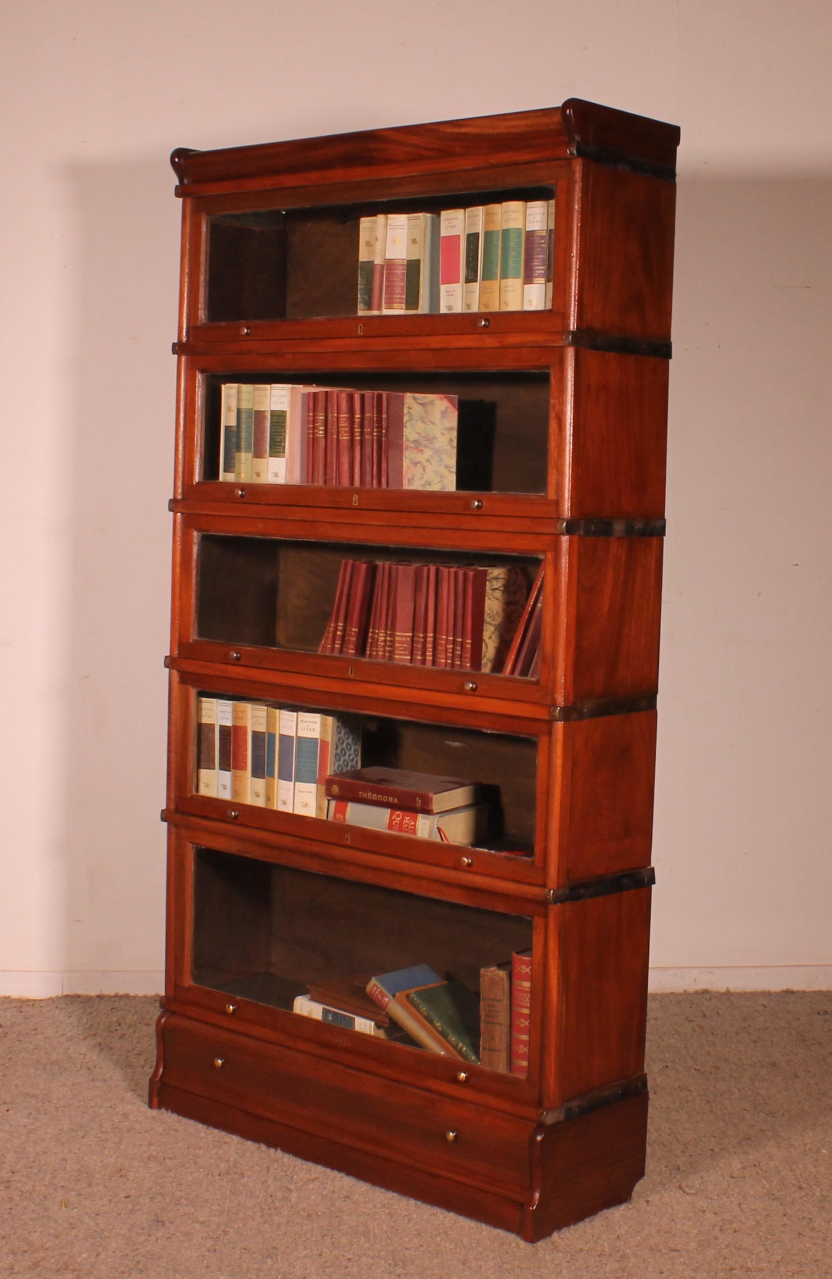 Globe Wernicke Libreria in mogano a 5 elementi con cassetto in vendita 3