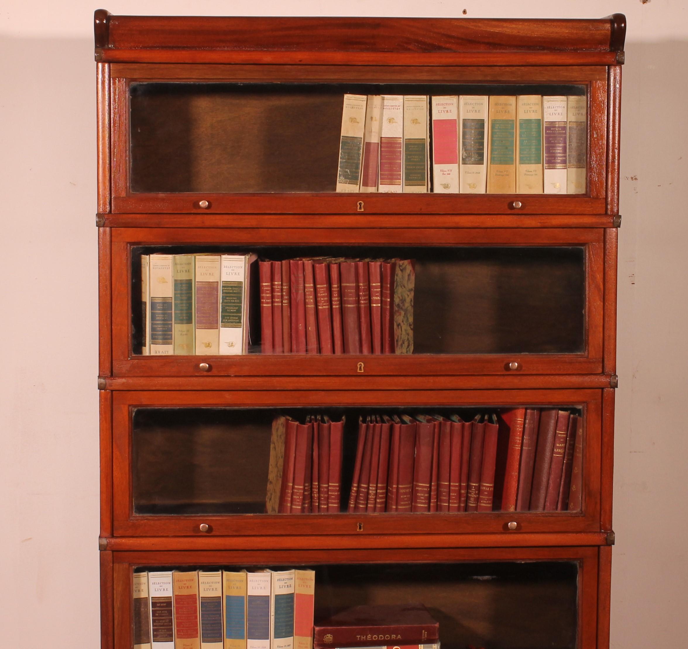 Globe Wernicke Libreria in mogano a 5 elementi con cassetto In condizioni buone in vendita a Brussels, Brussels
