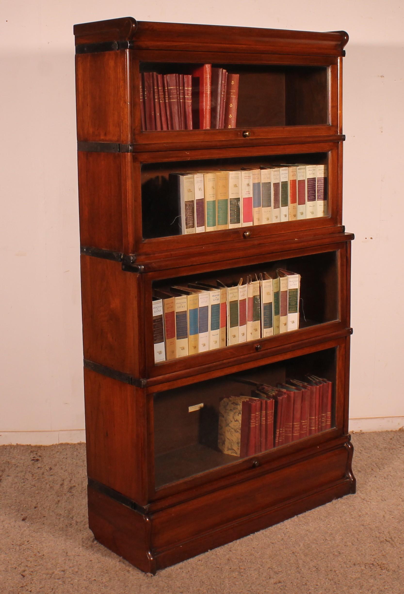 Globe Wernicke Libreria in mogano con 4 elementi e due parti inferiori avanzate In condizioni buone in vendita a Brussels, Brussels