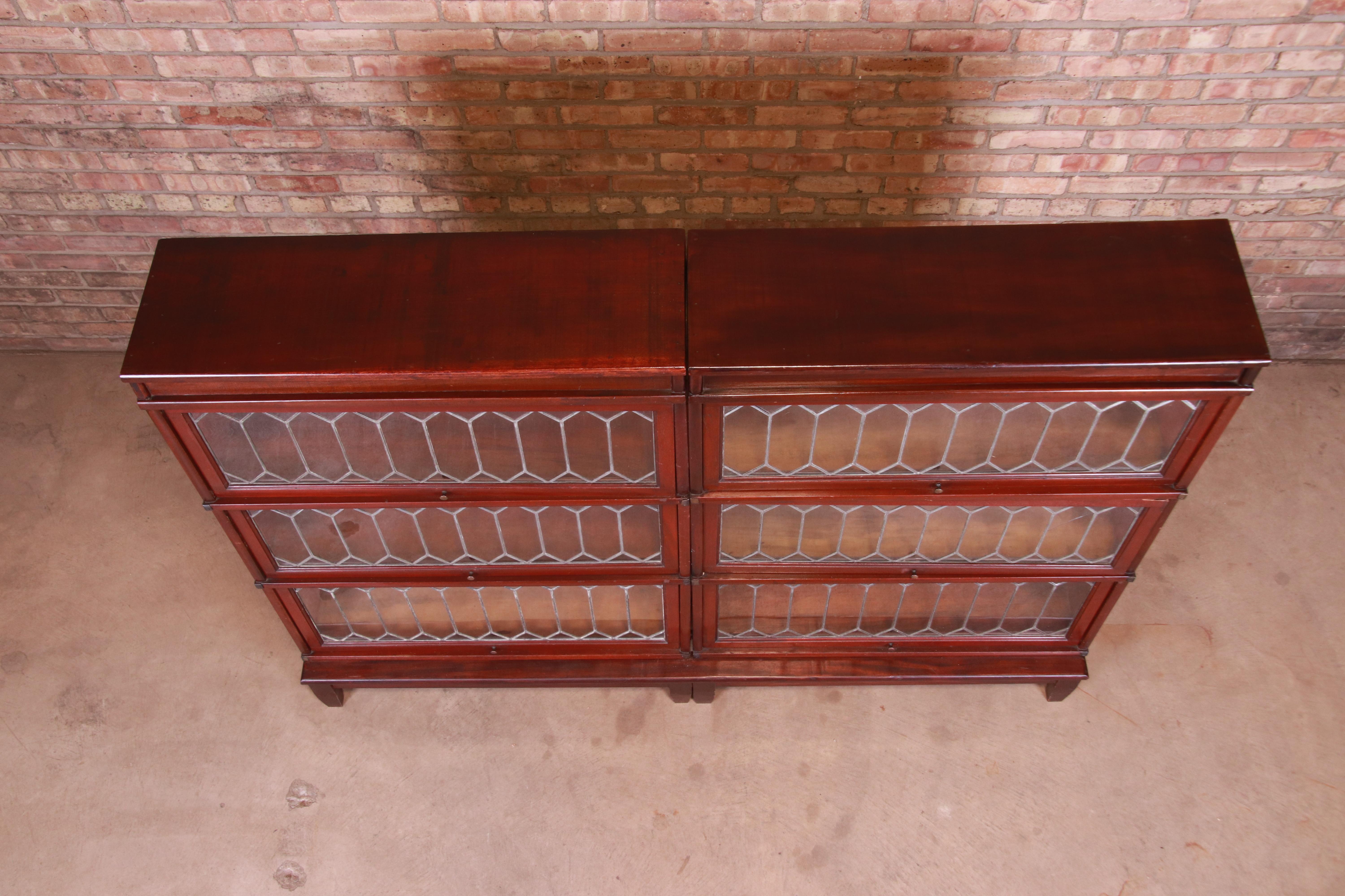 Globe Wernicke Mahogany Double Barrister Bookcase with Leaded Glass Doors, 1920s 3