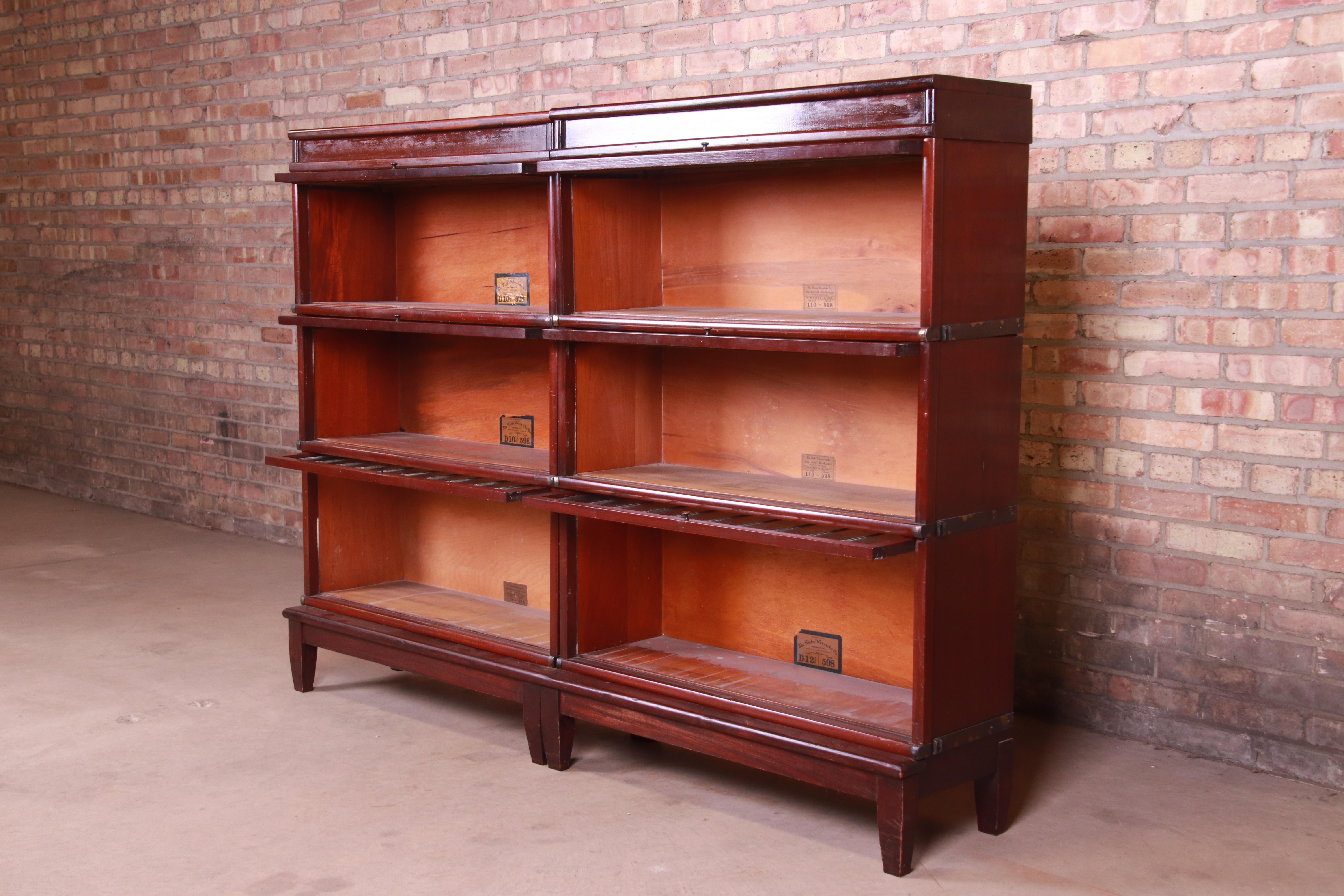 20th Century Globe Wernicke Mahogany Double Barrister Bookcase with Leaded Glass Doors, 1920s