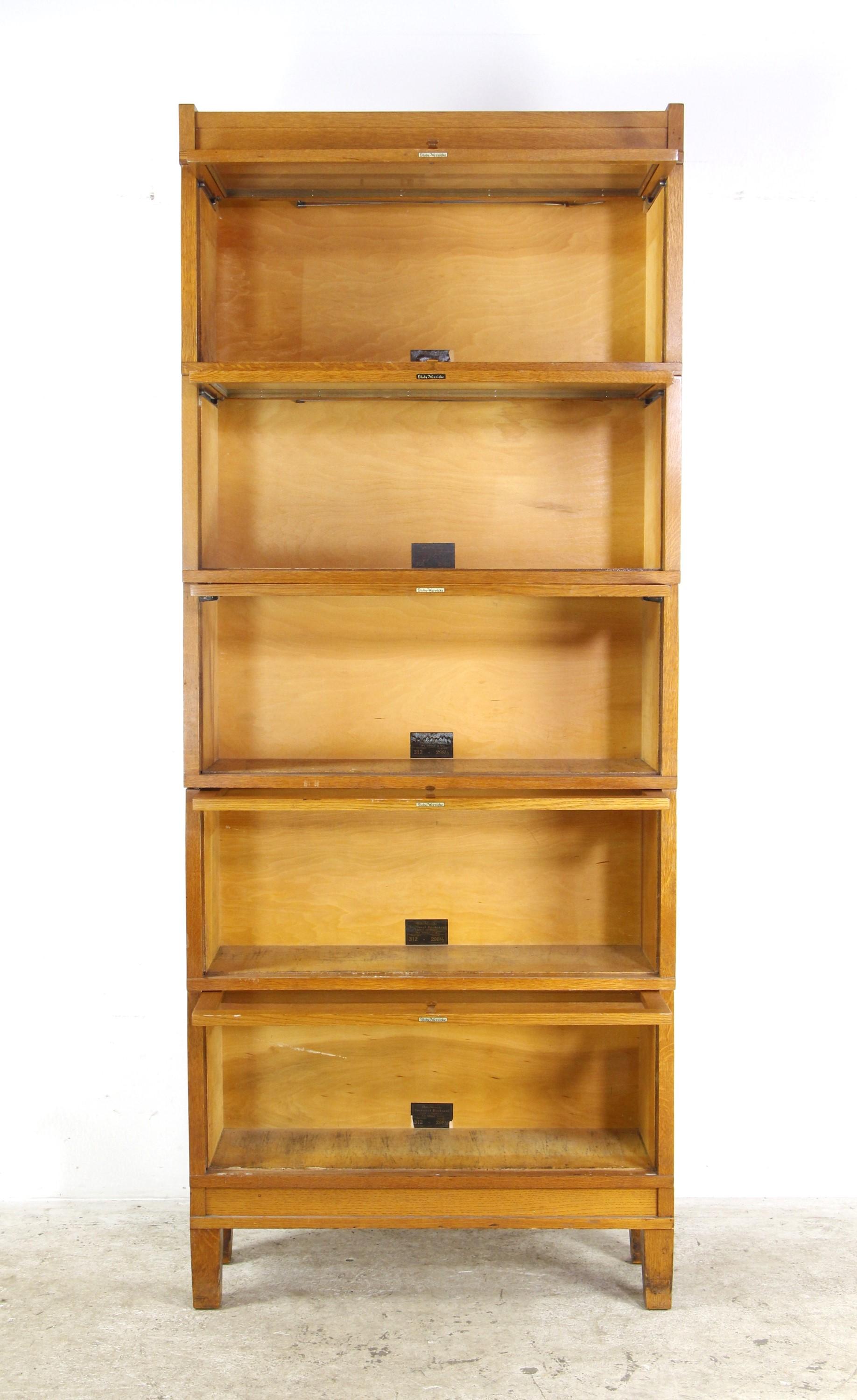 Globe-Wernicke Oak 5 Section Barrister Bookcase w/ Glass Doors & Original Pulls 3