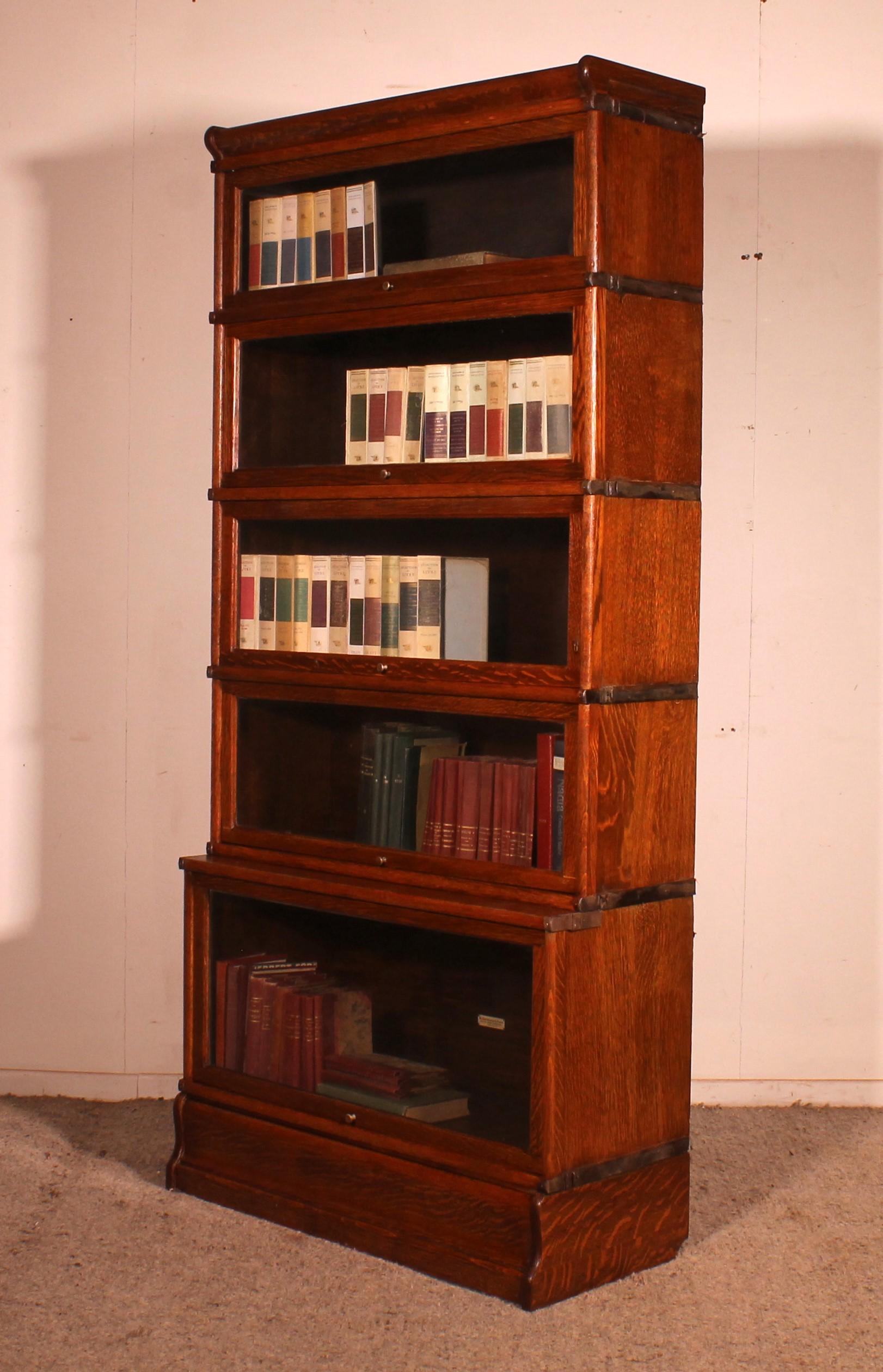 Globe Wernicke Oak Bookcase Of 5 Elements With A Advanced Lower Part For Sale 6