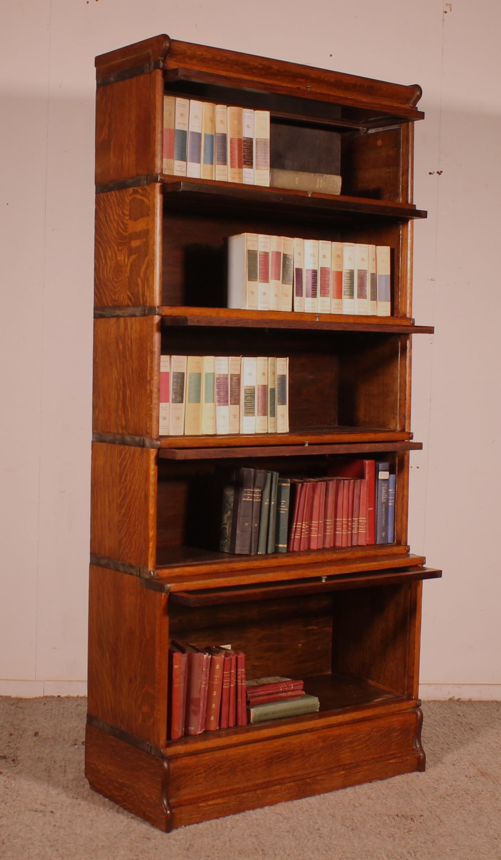Globe Wernicke Oak Bookcase Of 5 Elements With A Advanced Lower Part For Sale 2