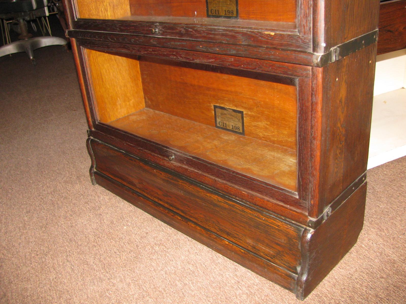 Early 20th Century Globe Wernicke Oak Stacking Barrister Bookcase 7 Sections
