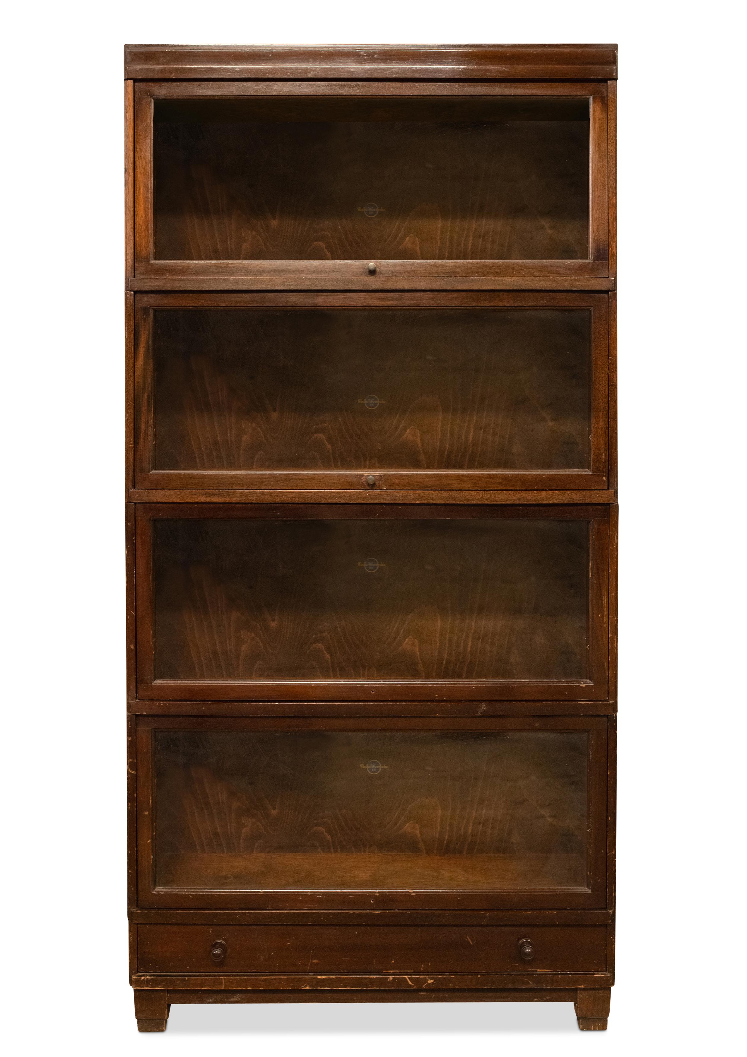 XX secolo *Libreria Barristers a quattro piani smaltata Globe Wernicke con cassetto inferiore in vendita