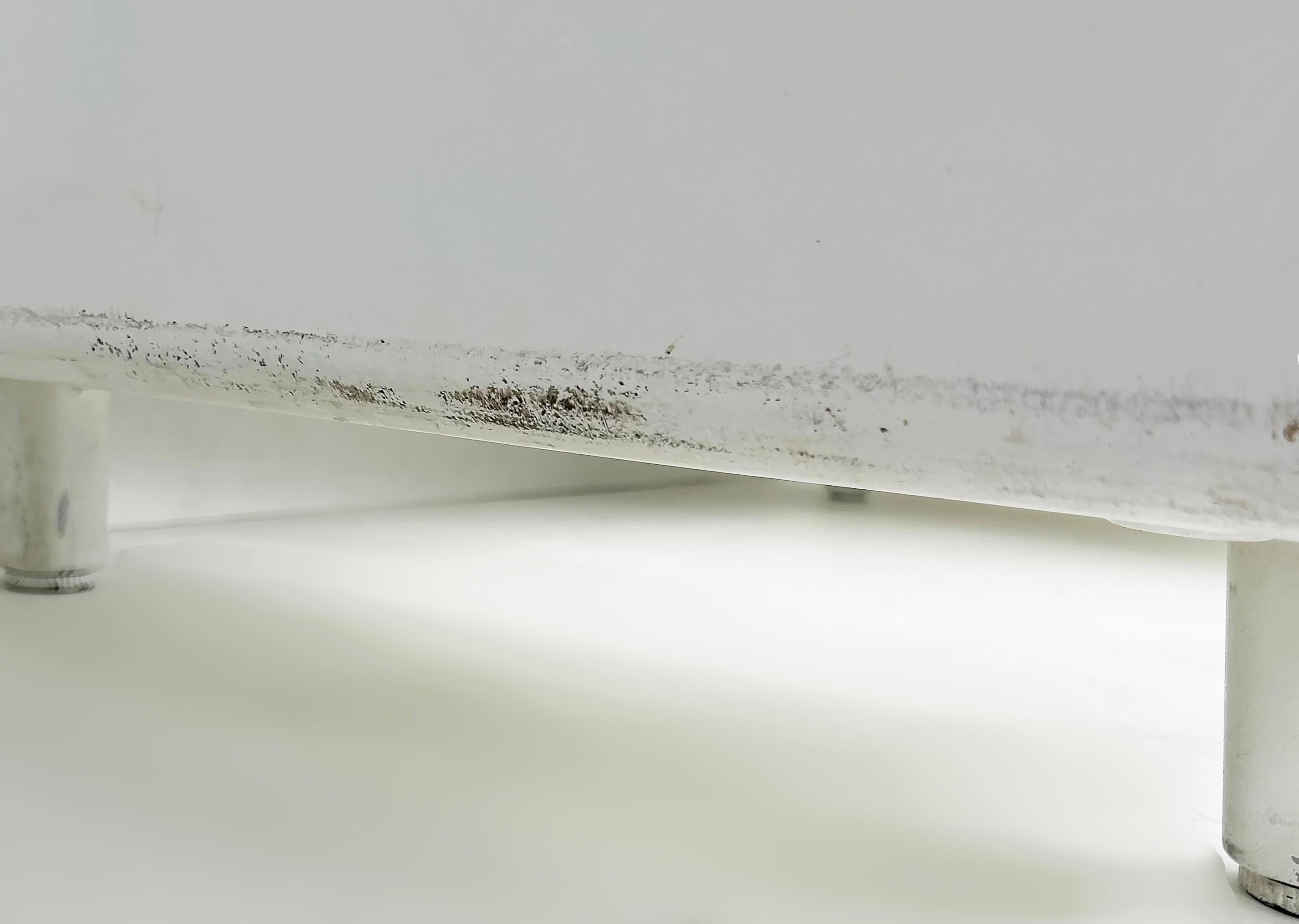 Globe Wernicke Scrivania a cisterna in acciaio bianco con piano in formica in stile metà secolo moderno in vendita 3