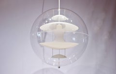 Globe mit Opalglas, entworfen von Verner Panton
