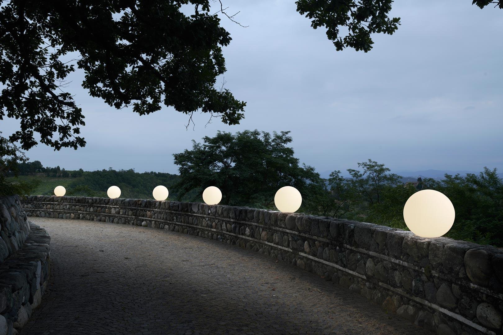 Lampe de bureau Globo 200 LED par SLIDE Studio en vente 3