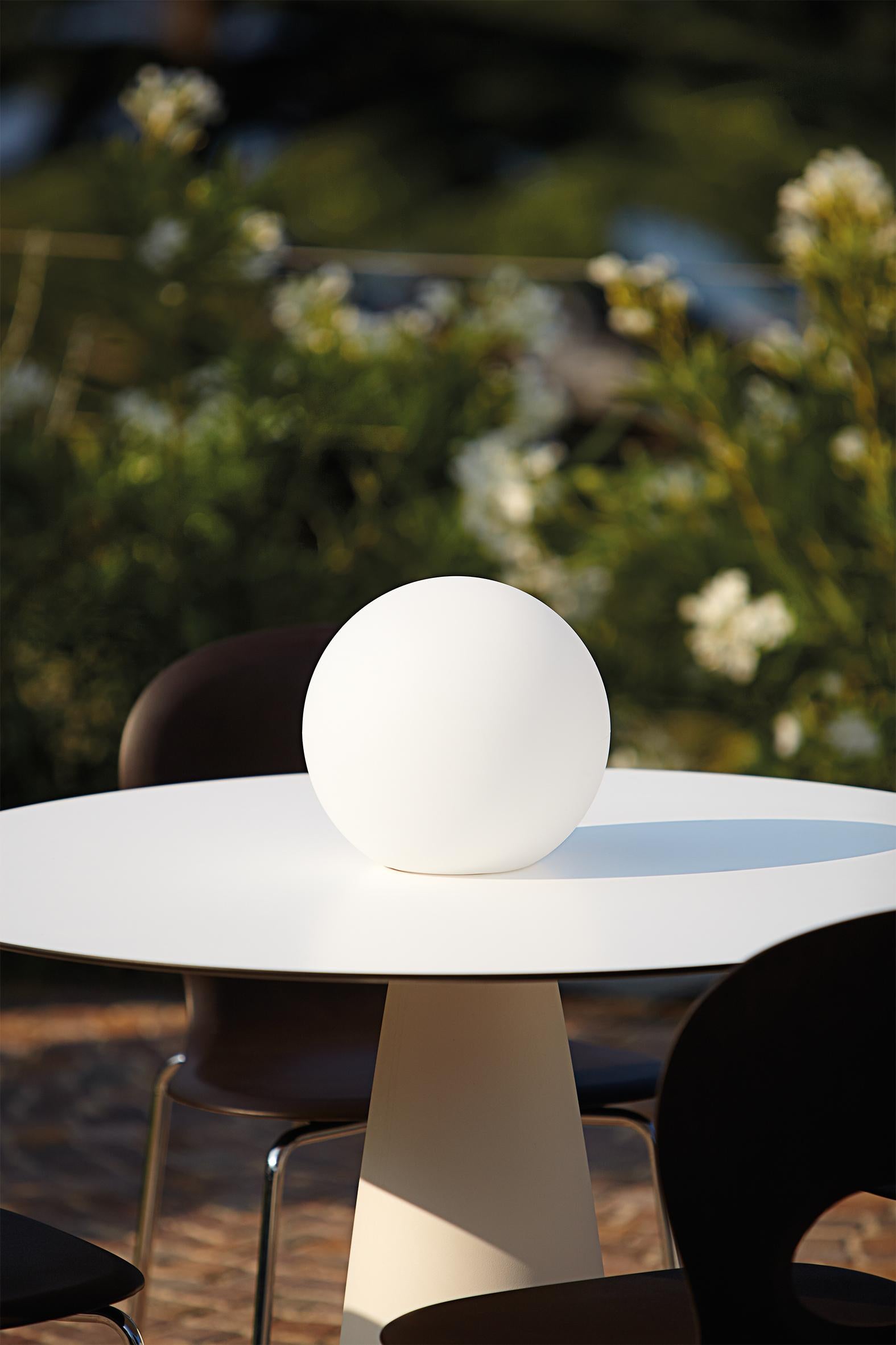 Autre Lampe de bureau Globo 200 LED par SLIDE Studio en vente