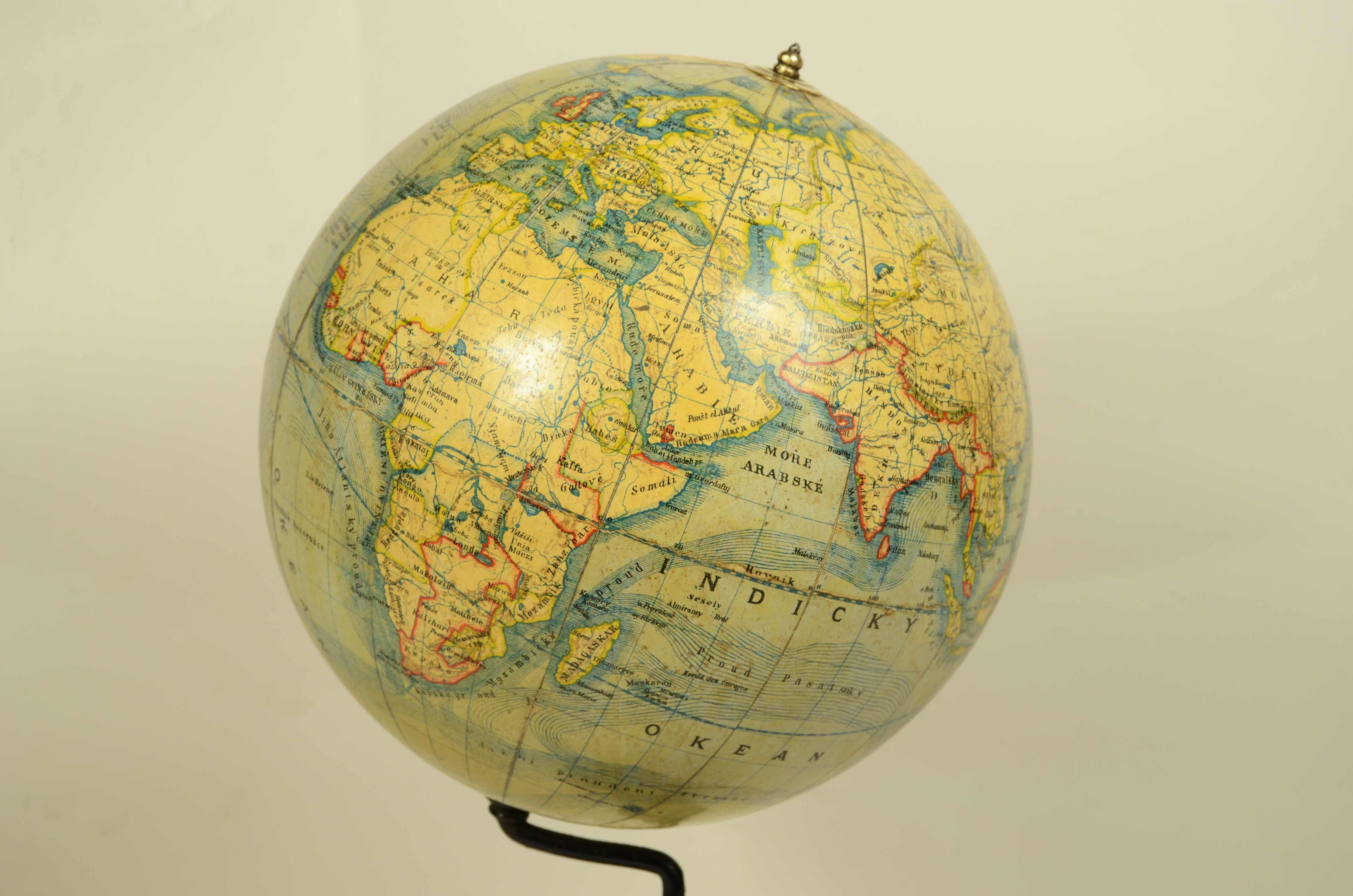 Globo del geografo cartografo dell’ Impero Austro-Ungarico Jan Felkl  del 1870 In condizioni buone in vendita a Milan, IT