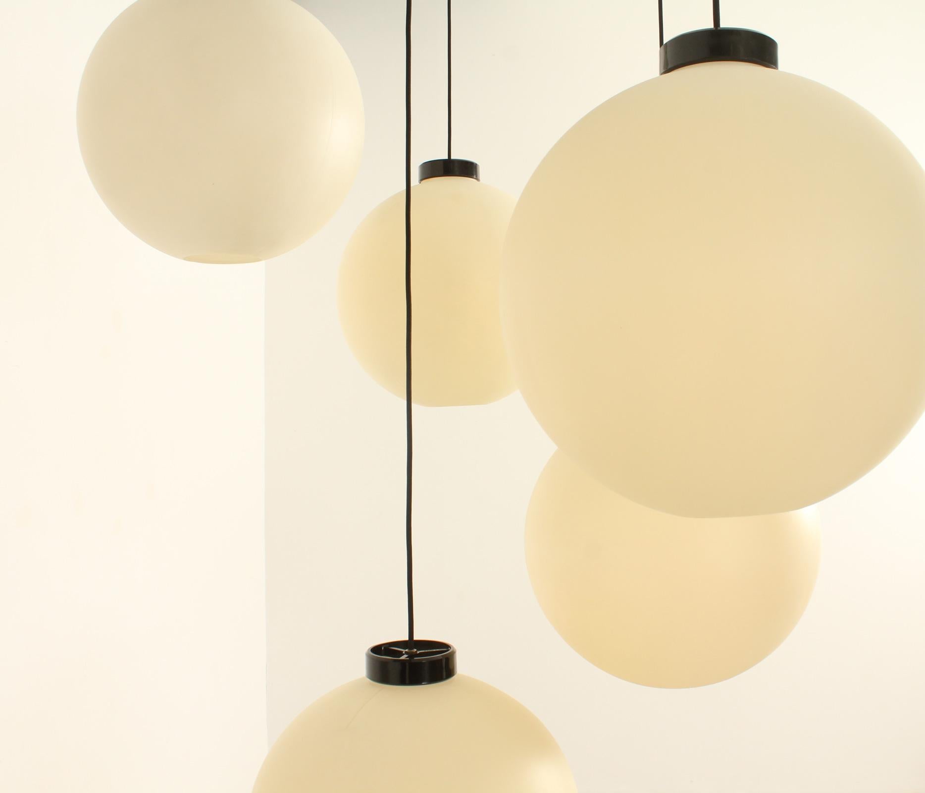 Globo Pendant Lamp by Miguel Milá for Polinax, Spain, 1965 In Good Condition For Sale In Barcelona, ES