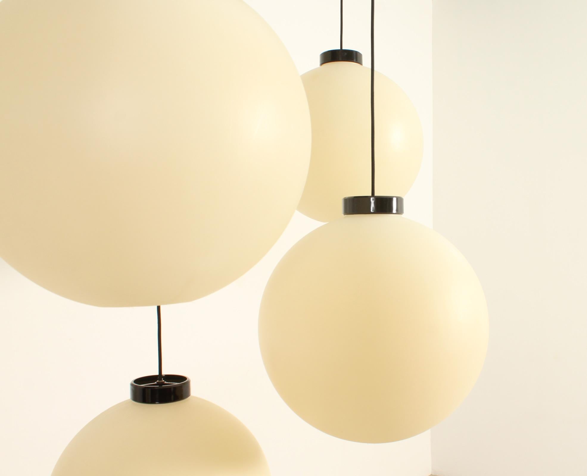 Mid-20th Century Globo Pendant Lamp by Miguel Milá for Polinax, Spain, 1965 For Sale