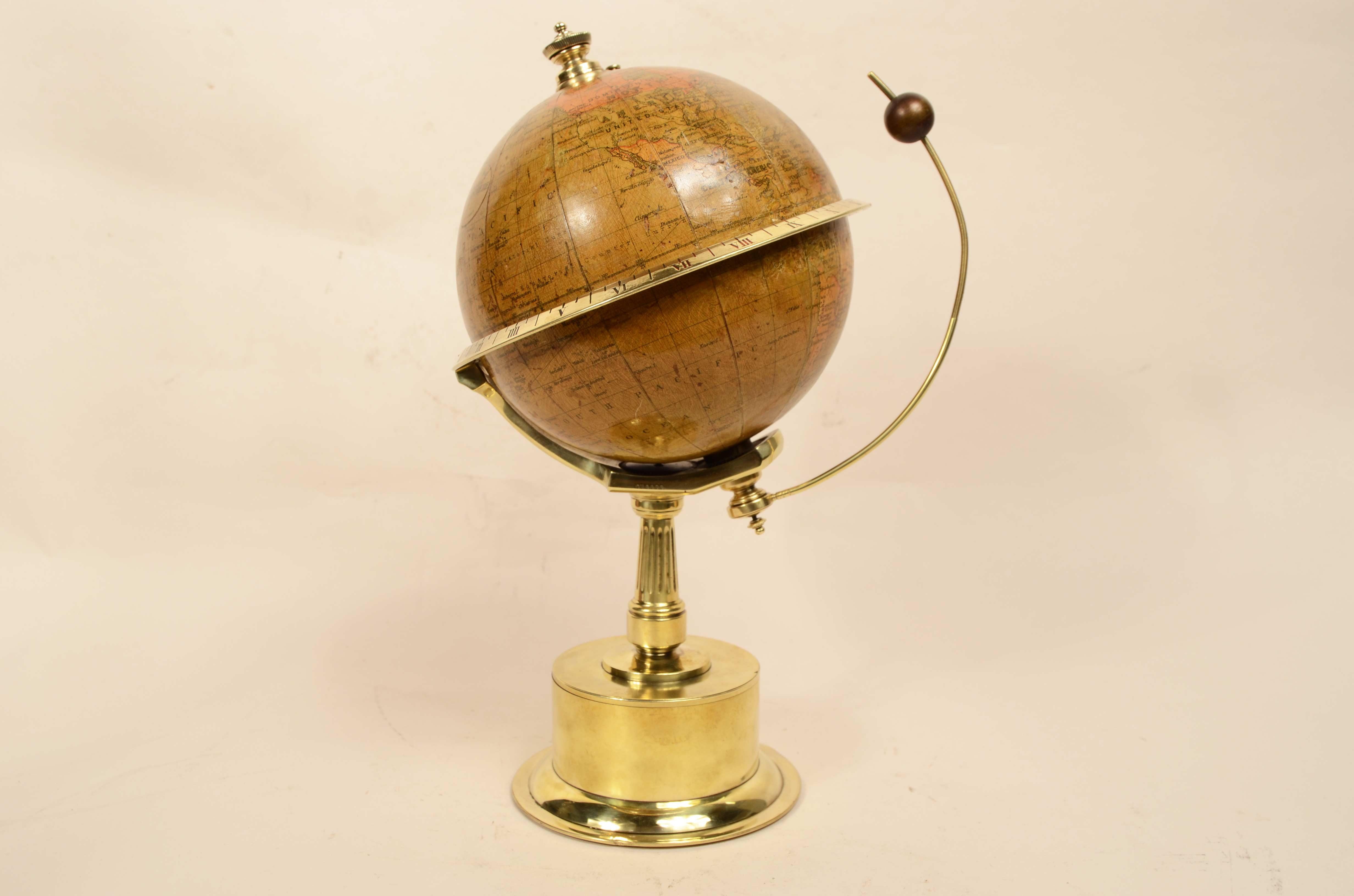 Globo terrestre completo di orologio carica di 8 giorni e fase lunare fine '800 in vendita 14