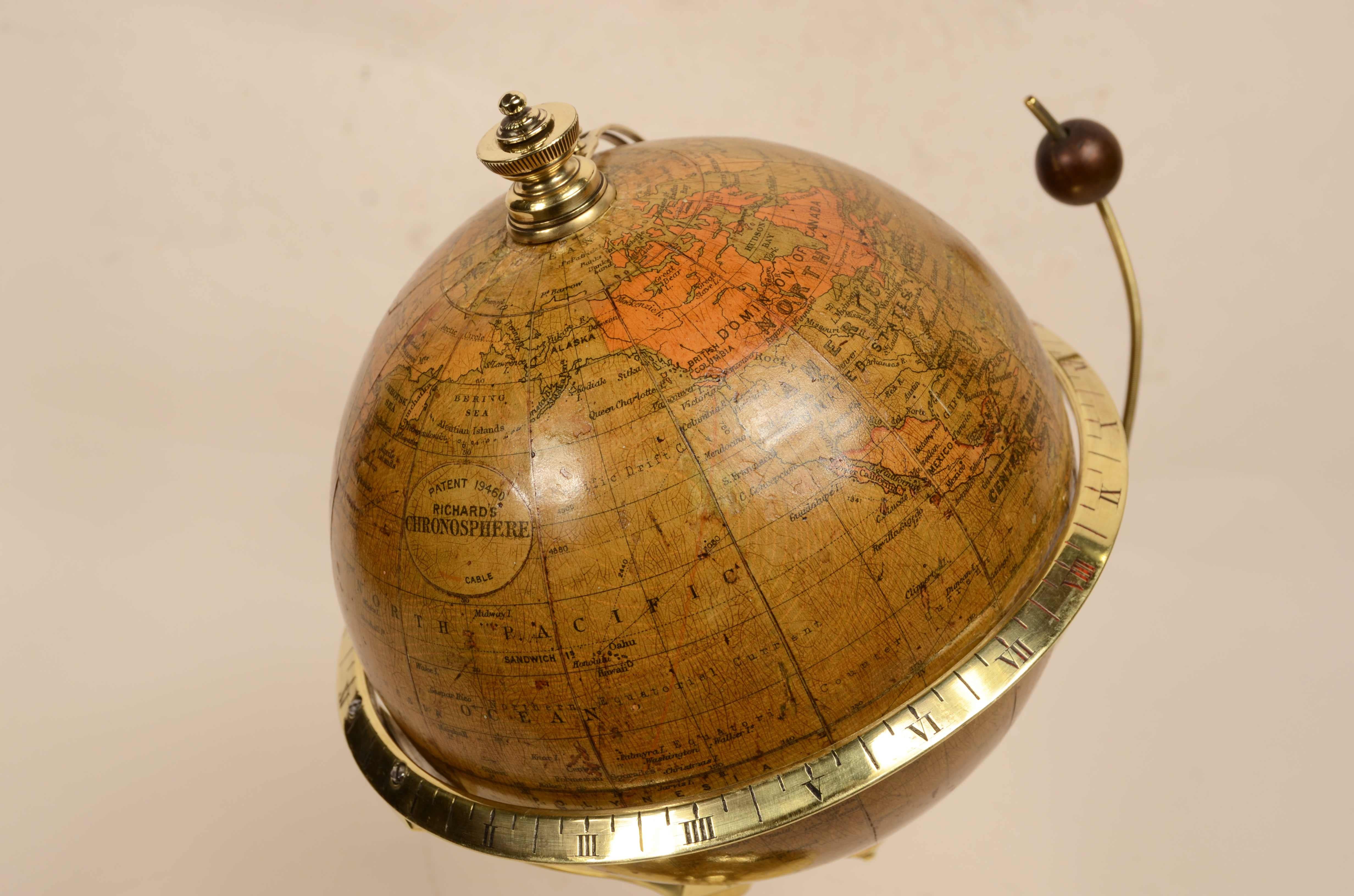 Globo terrestre completo di orologio carica di 8 giorni e fase lunare fine '800 in vendita 2