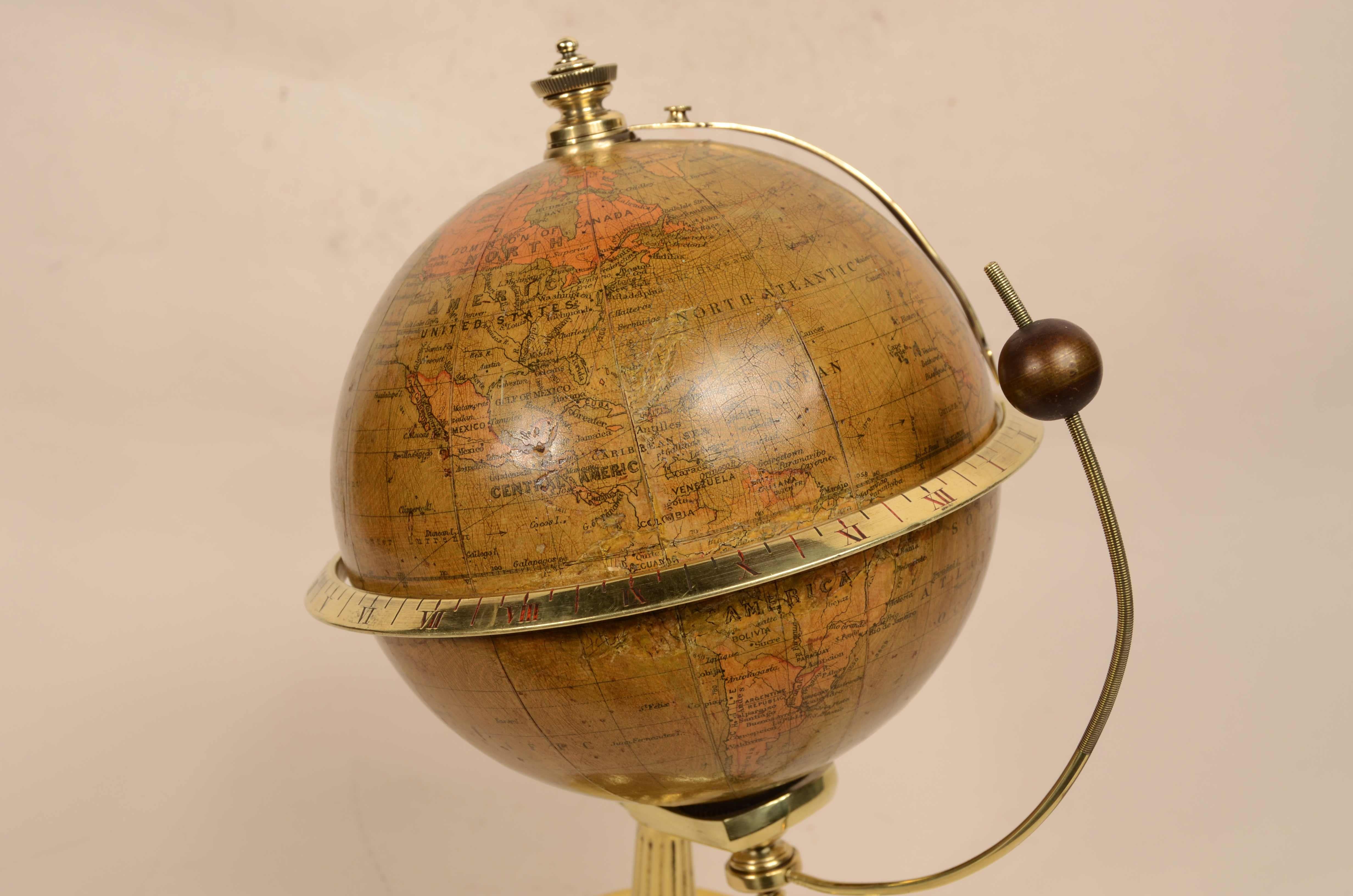 Globo terrestre completo di orologio carica di 8 giorni e fase lunare fine '800 in vendita 3