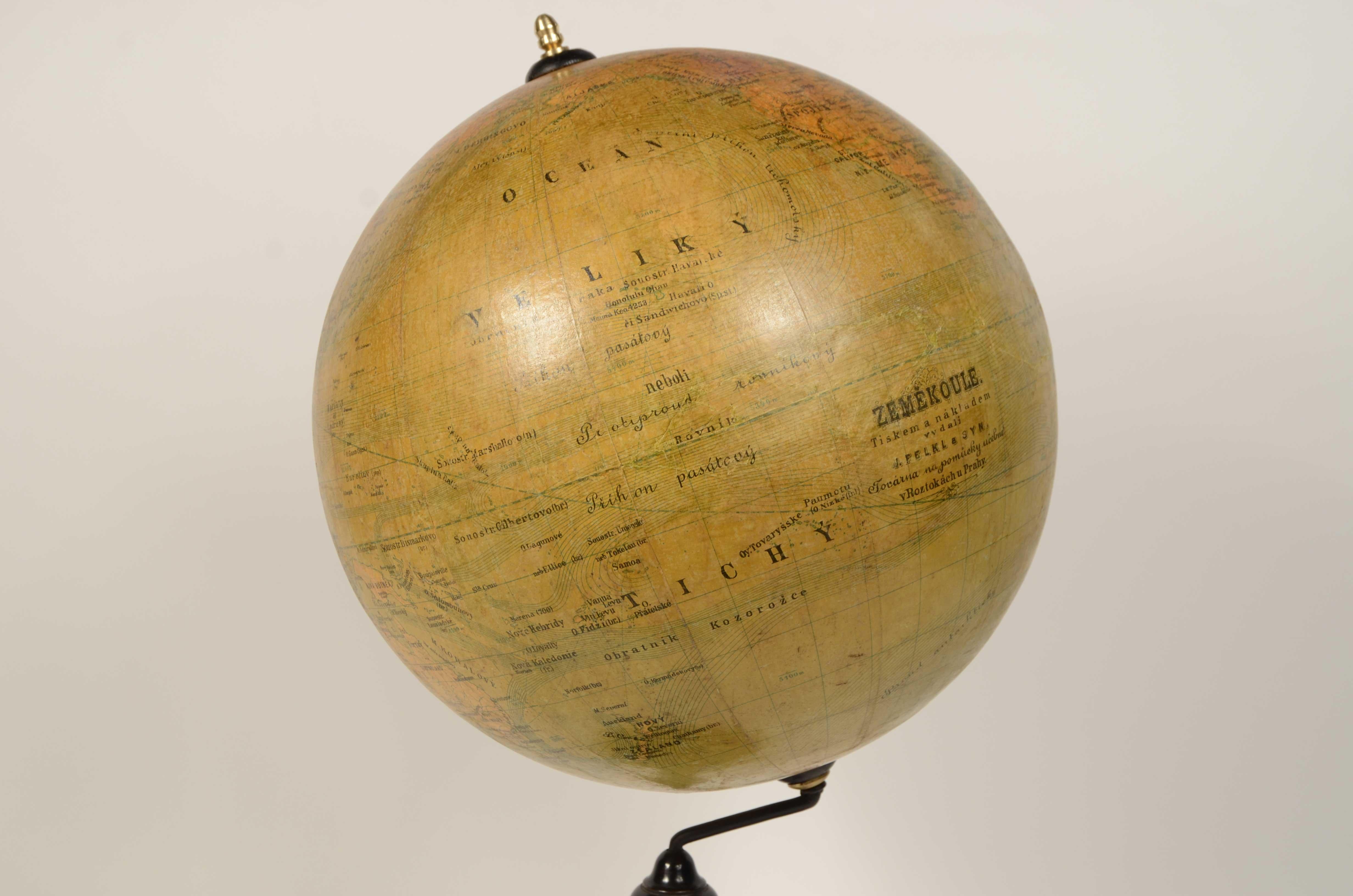 Globo terrestre del geografo e cartografo dell’ Impero Austro-Ungarico Jan Felkl Papel en venta
