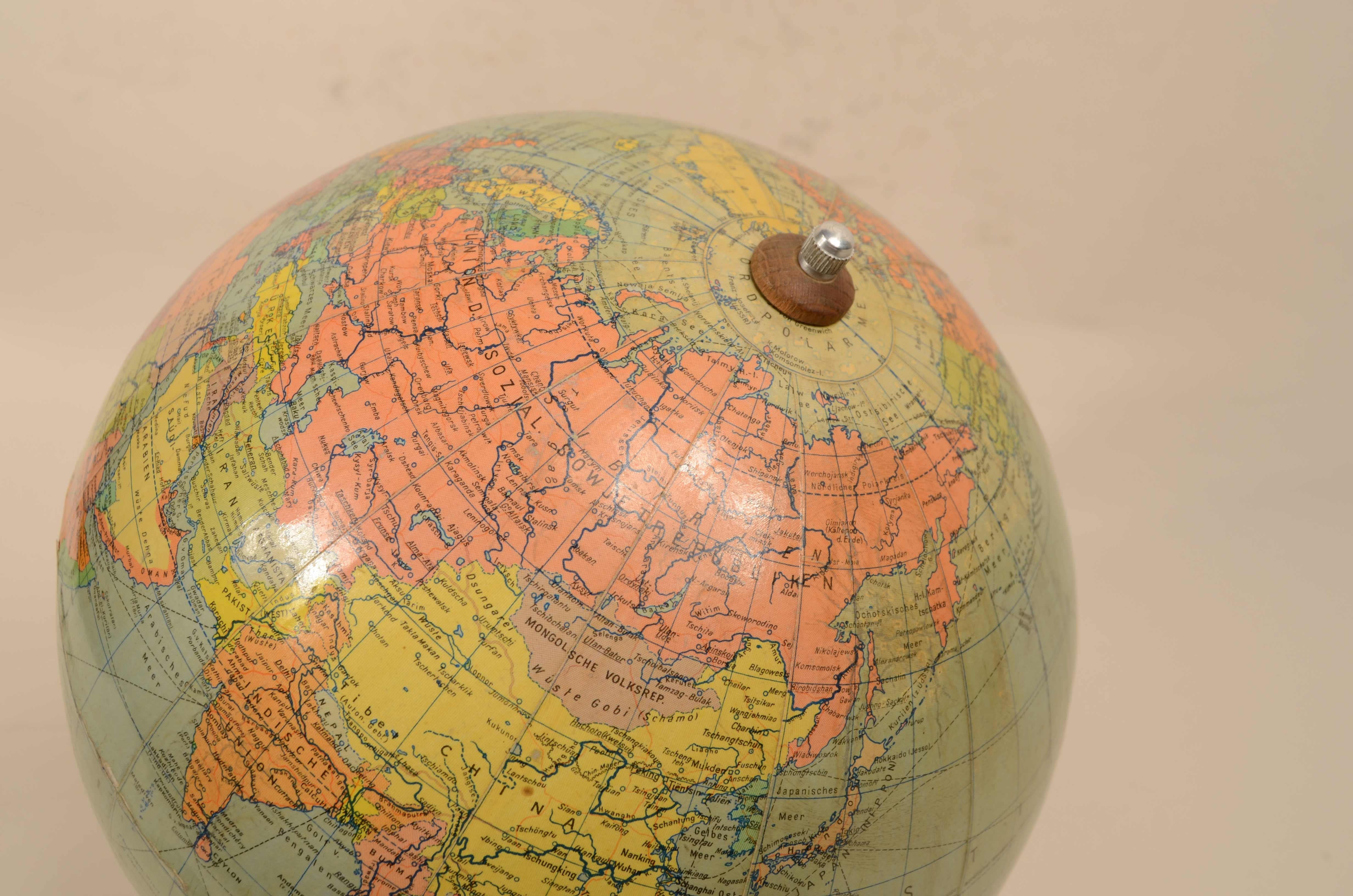 Räths Politischer Erdglobus terrestrial globe designed by Arthur Krause 1950s For Sale 5