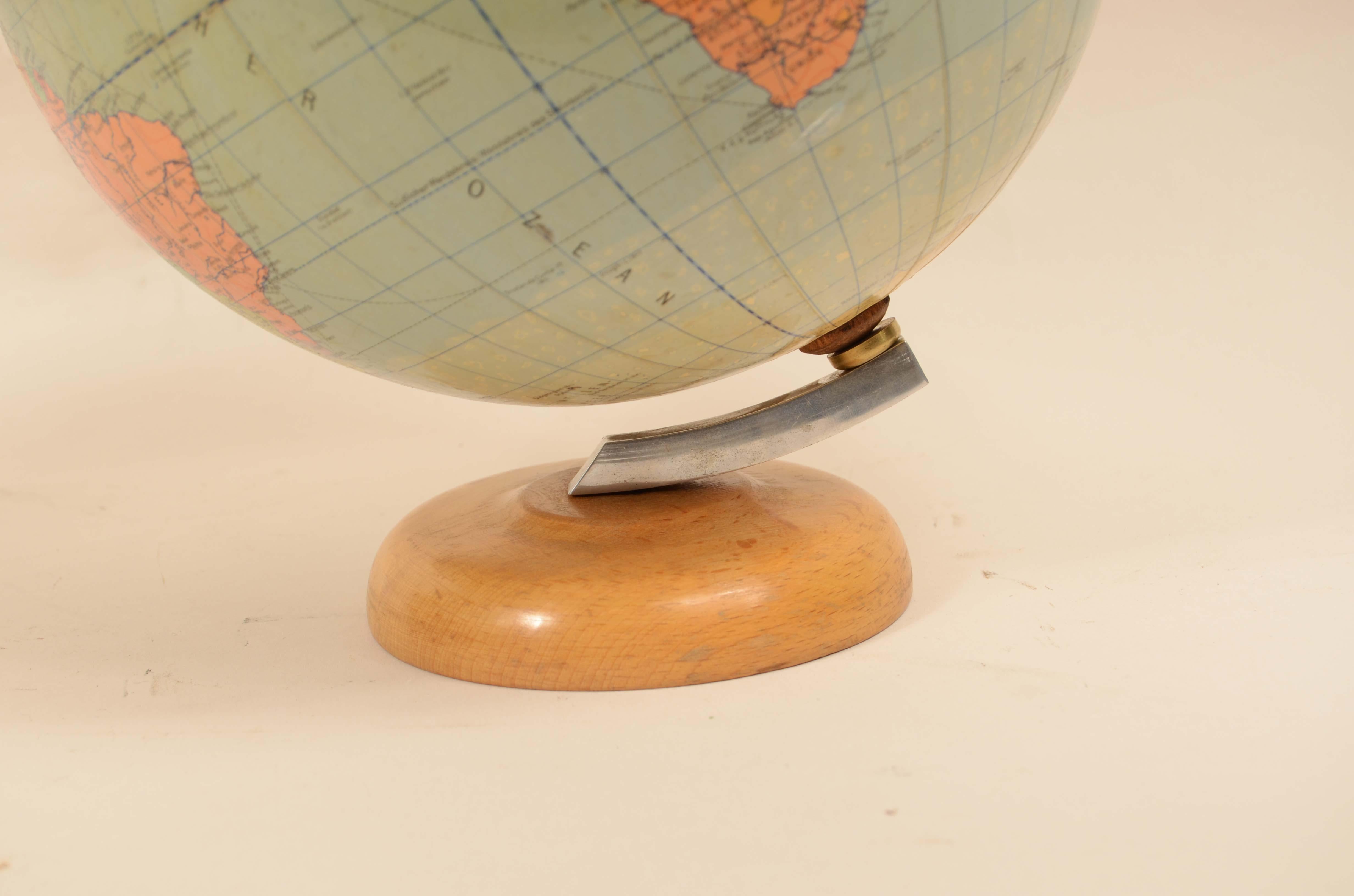 Räths Politischer Erdglobus terrestrial globe designed by Arthur Krause 1950s For Sale 6