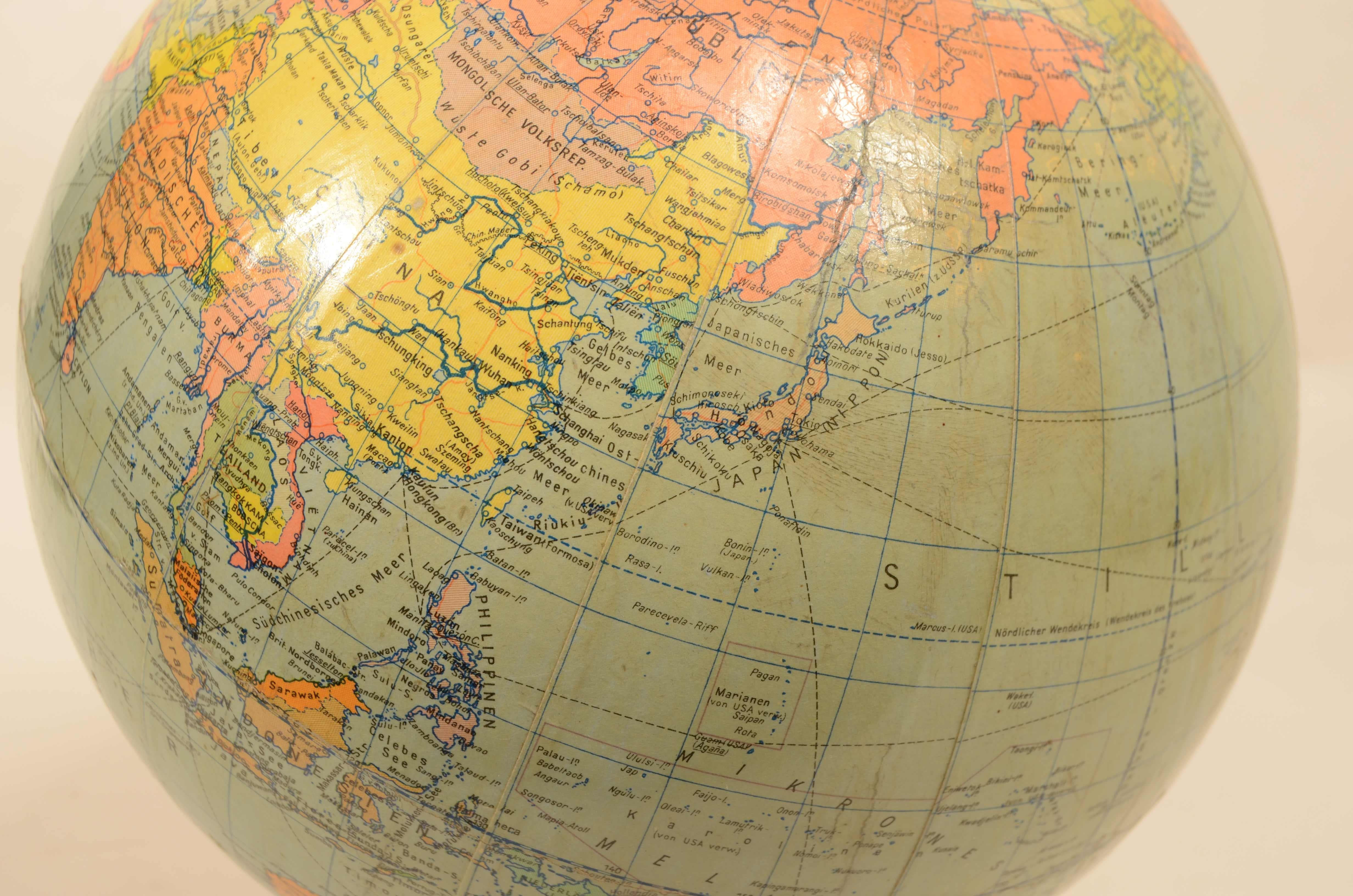 Räths Politischer Erdglobus terrestrial globe designed by Arthur Krause 1950s For Sale 9