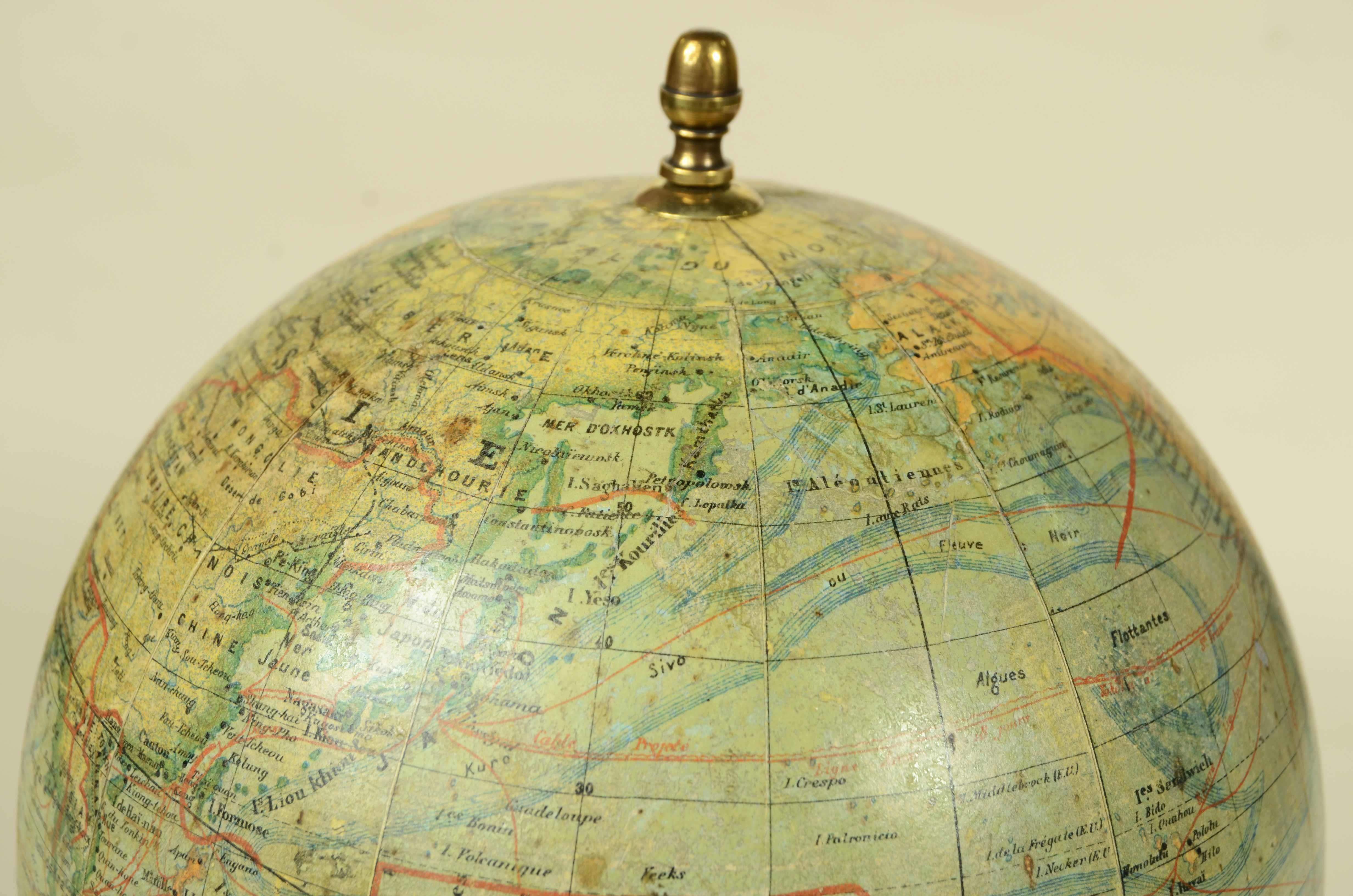 Globo terrestre edito alla fine del XIX secolo dal geografo francese J. Forest en vente 8