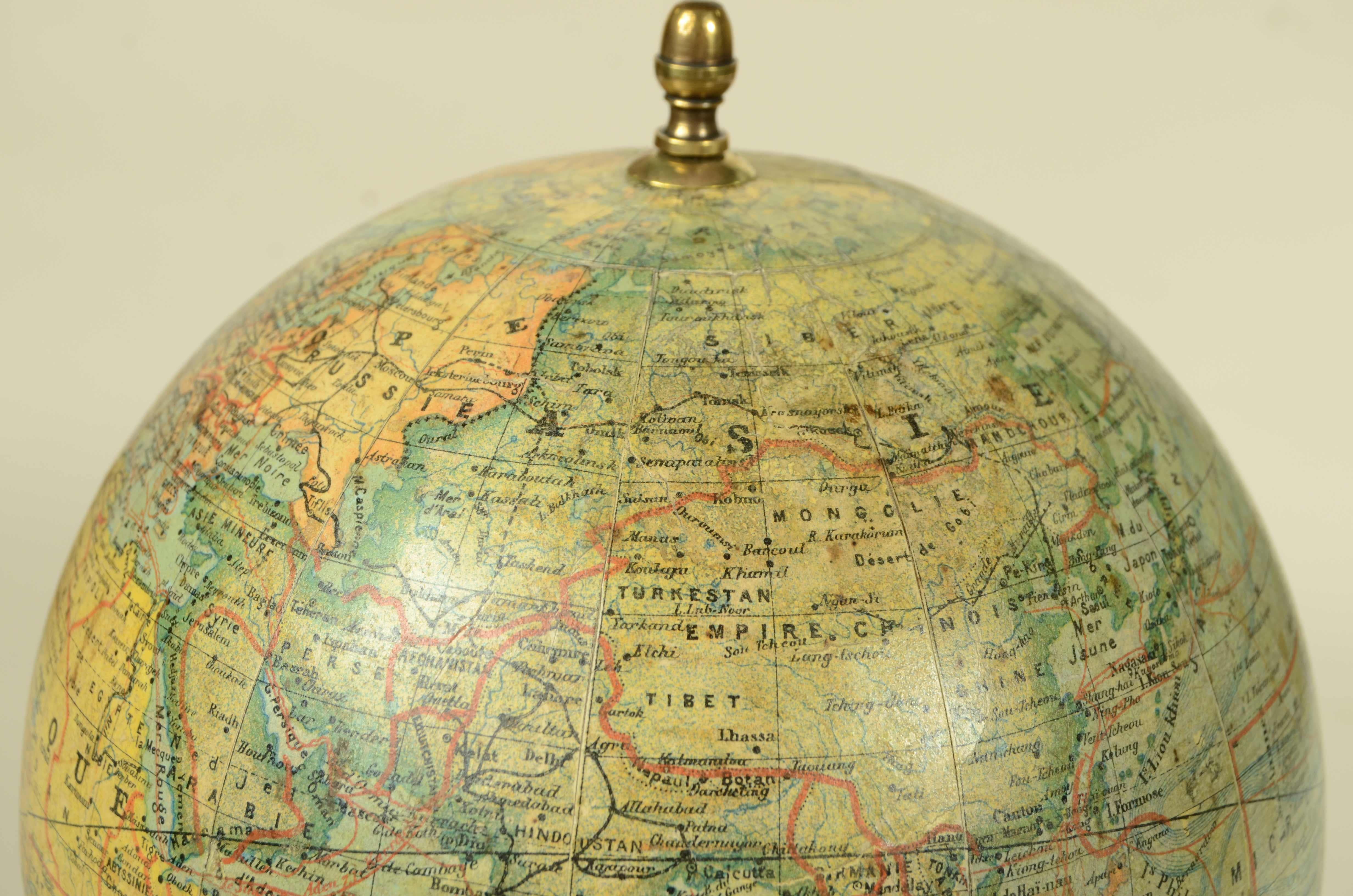 Globo terrestre edito alla fine del XIX secolo dal geografo francese J. Forest en vente 10