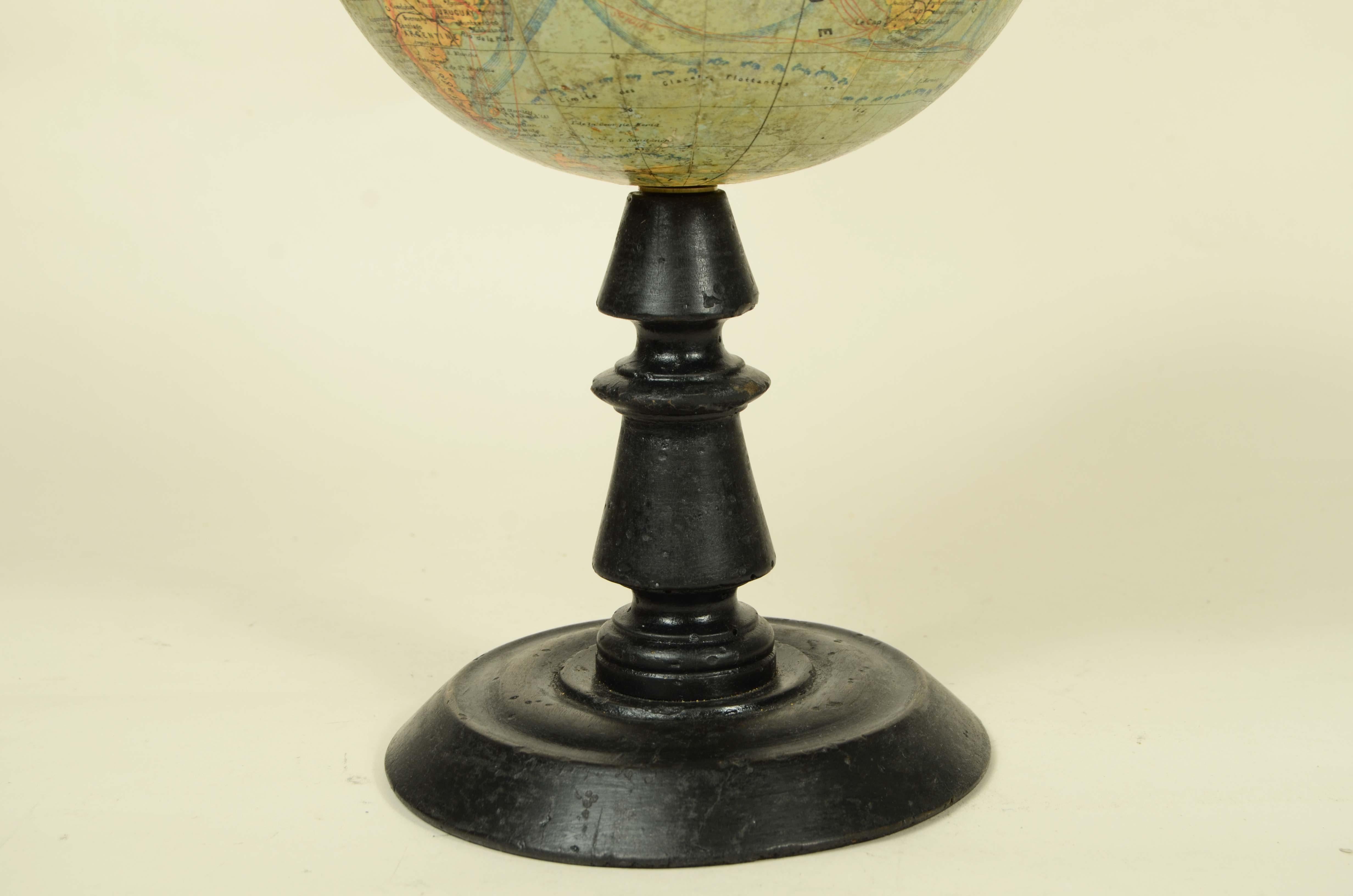 Globo terrestre edito alla fine del XIX secolo dal geografo francese J. Forest en vente 2