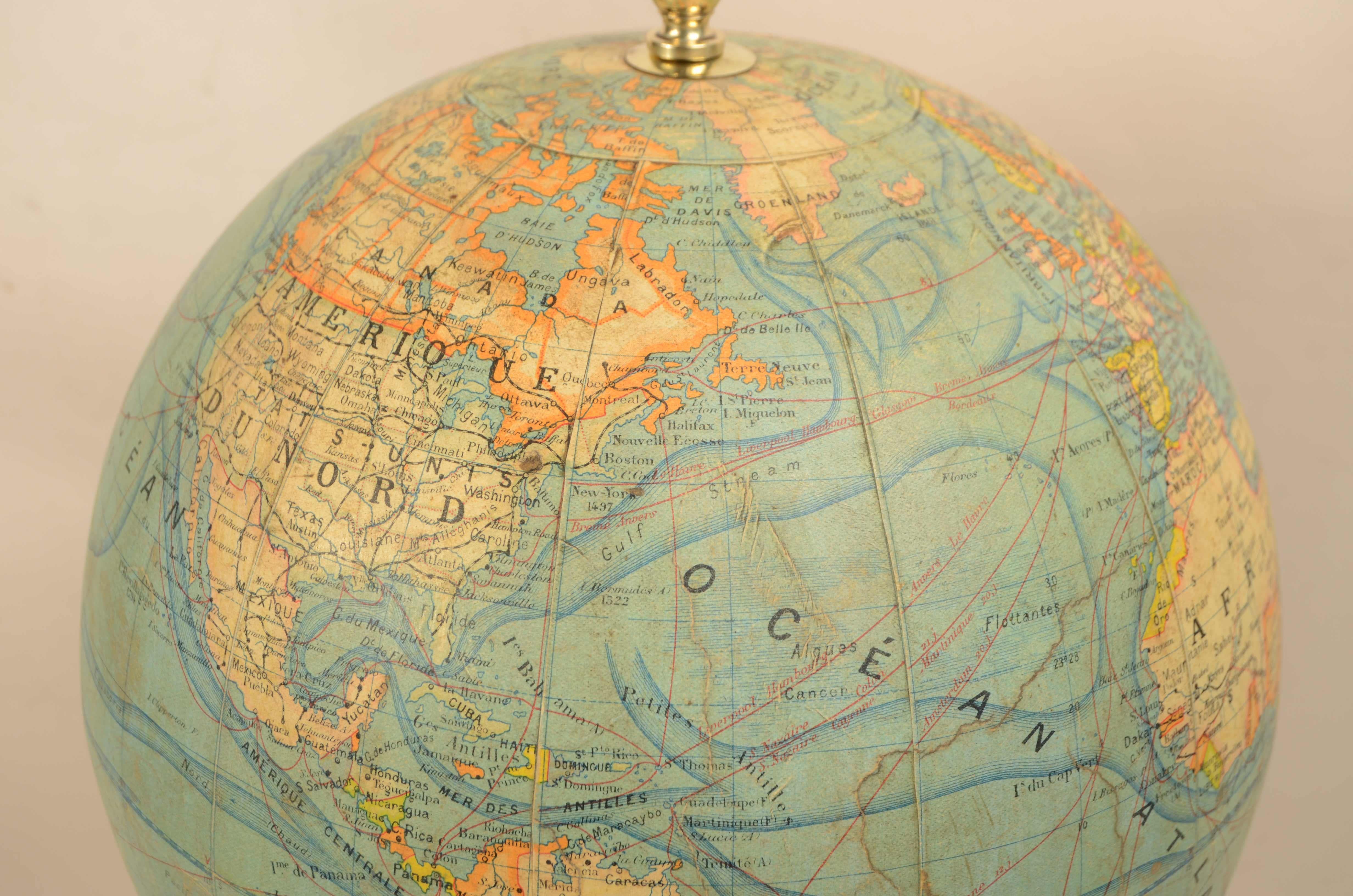 Globe terrestre publié dans les années 1920 par le géographe français J. Forest 4