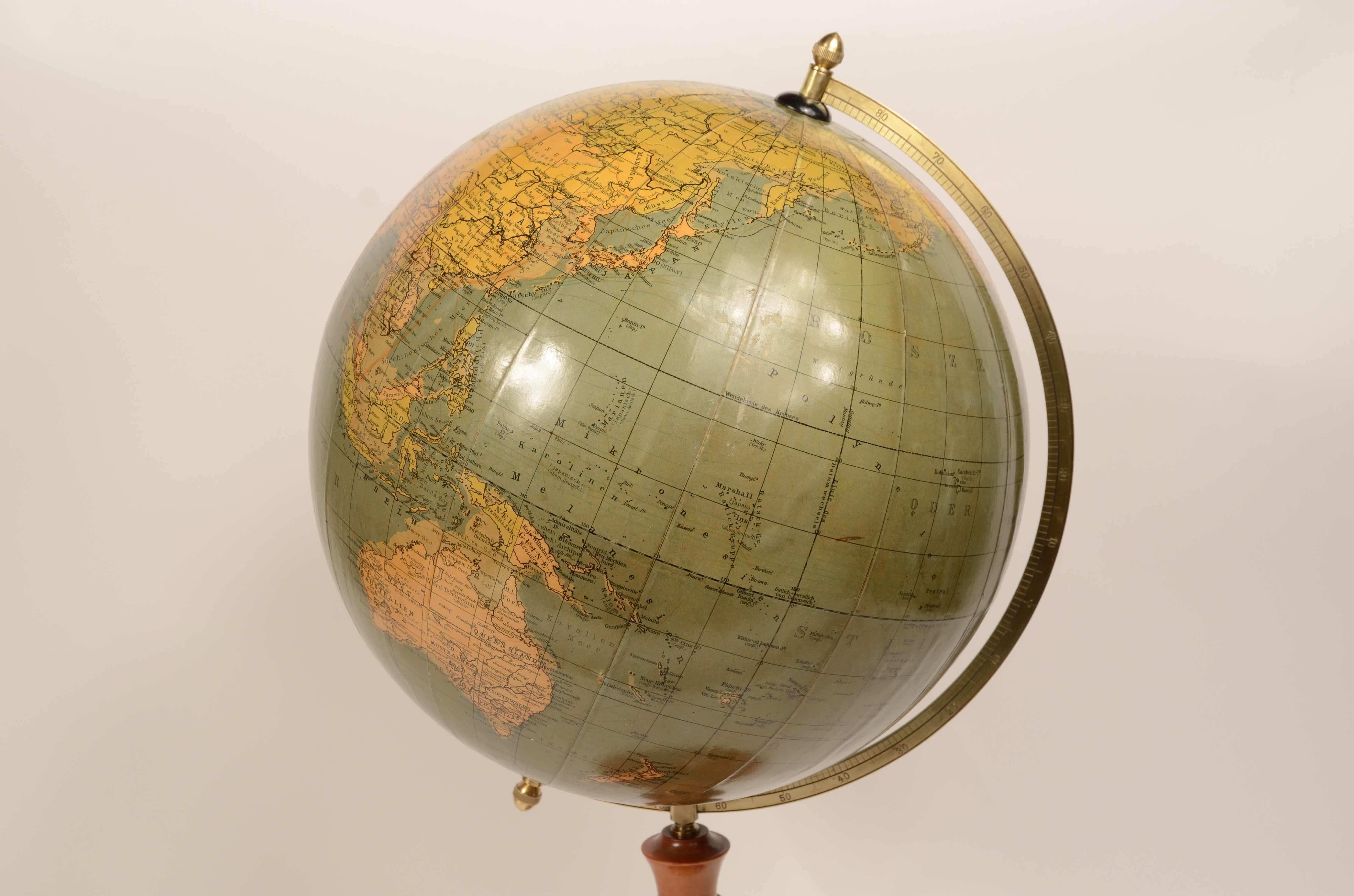Globo terrestre edito Räths Politischer Erdglobus disegnato e delineato nel 1930 im Angebot 1