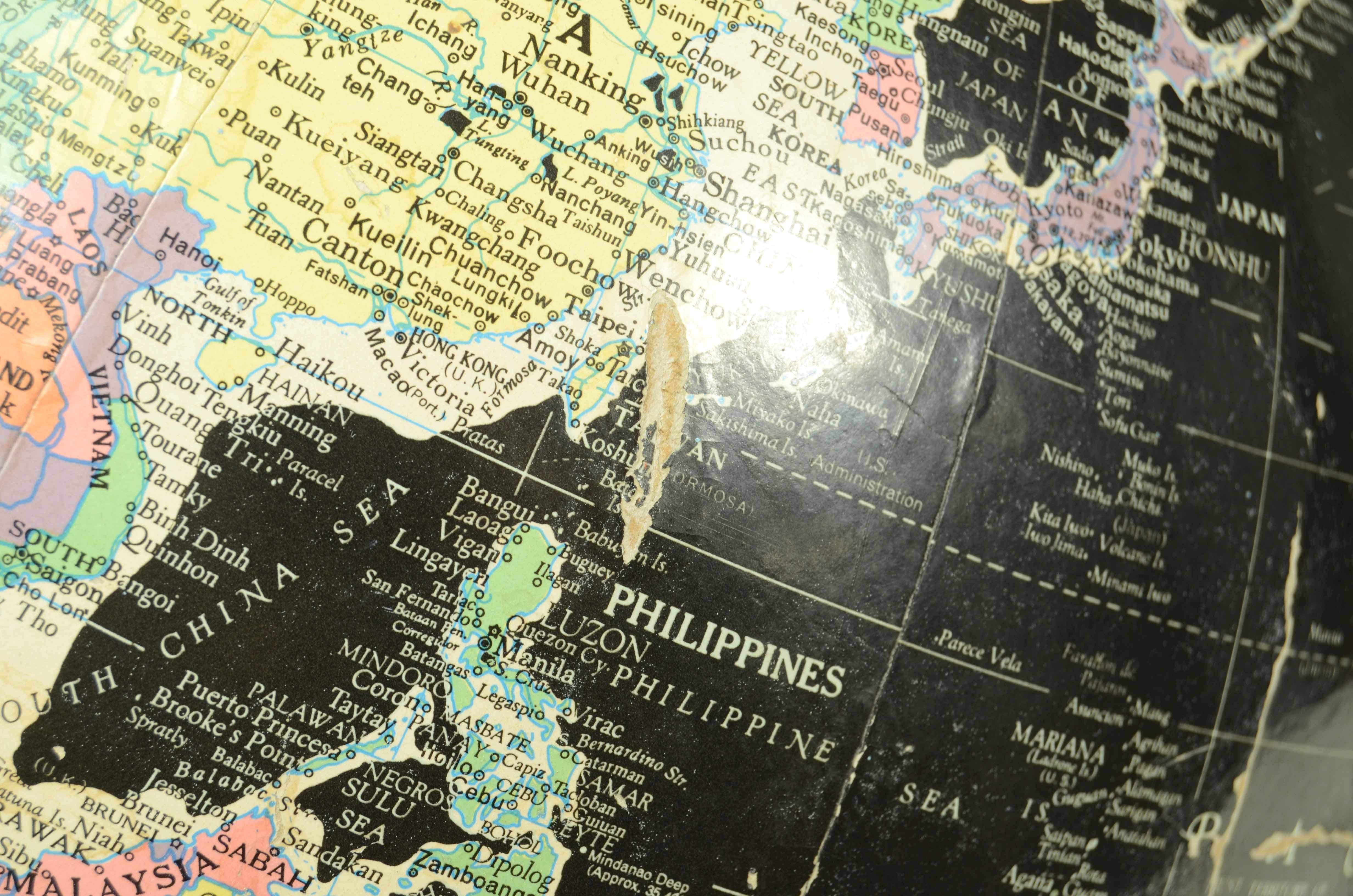 Globo terrestre nero dell’Enciclopedia Britannica degli anni sessanta en vente 9
