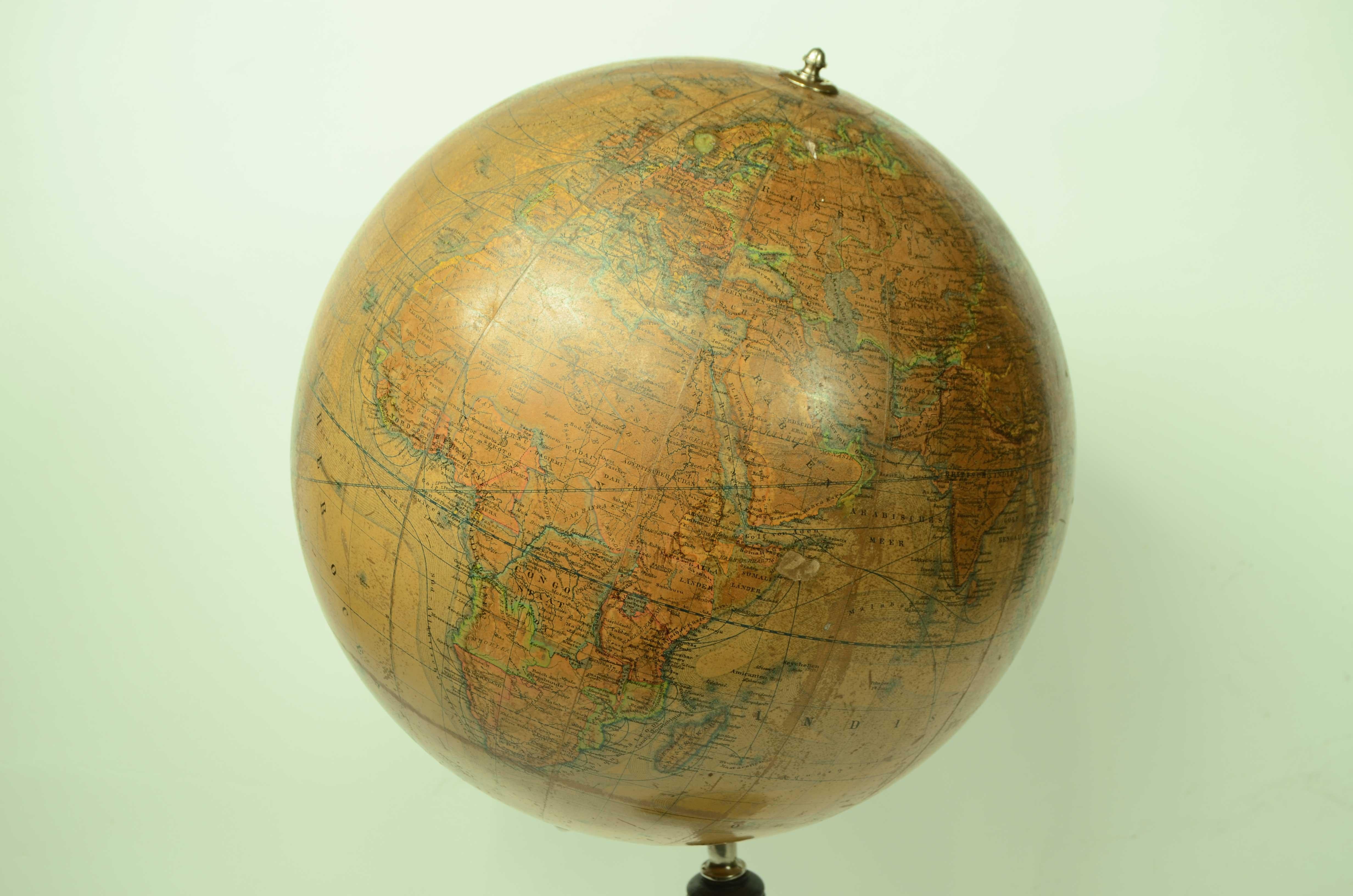 Globo terrestre realizzato alla fine del XIX secolo da Ernst Schotte di Berlino In condizioni buone in vendita a Milan, IT