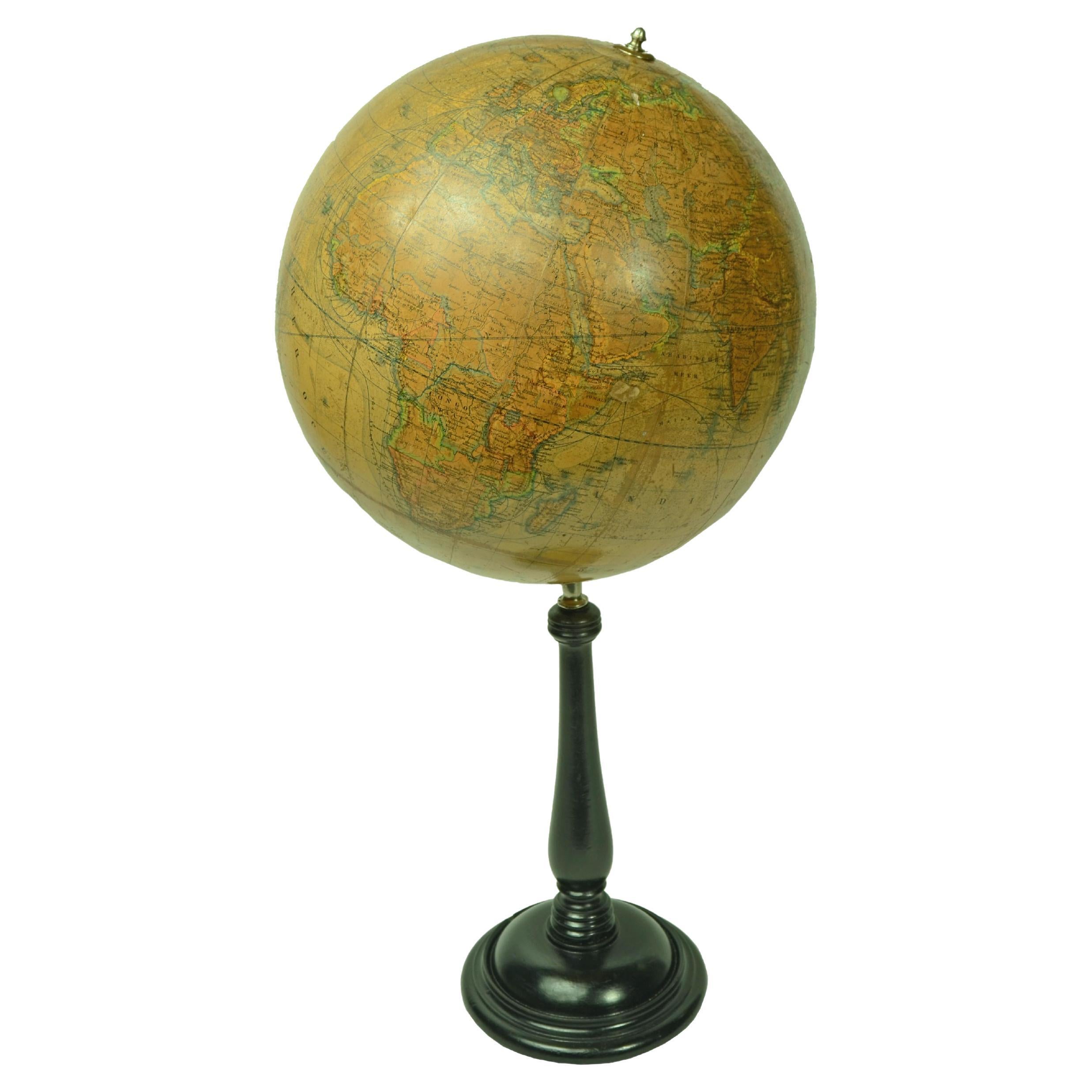 Globe terrestre réalisé à la fin du XIXe siècle par Ernst Schotte de Berlino