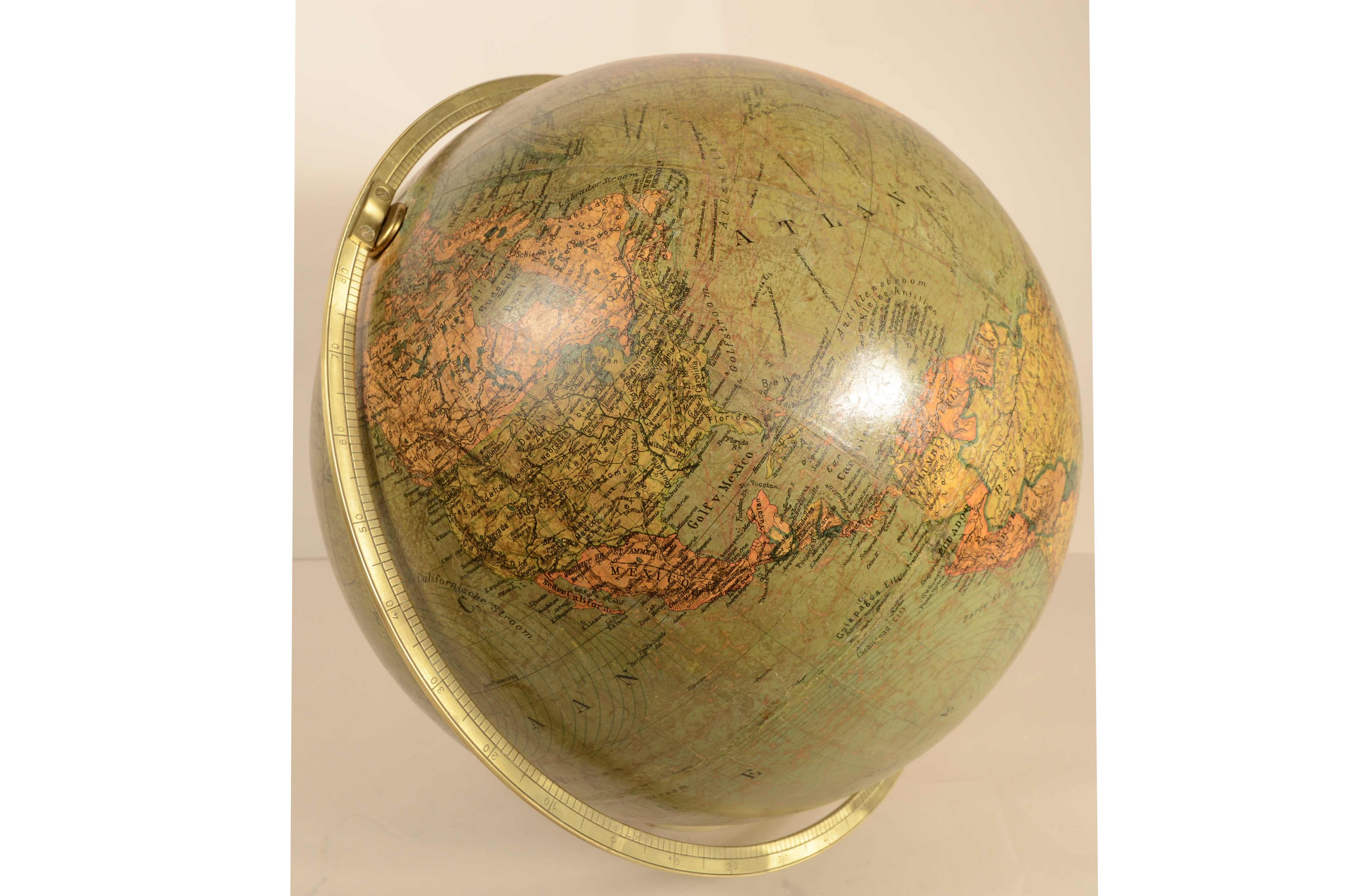 German Columbus terrestrial globe for the Dutch market early 20th century For Sale 5
