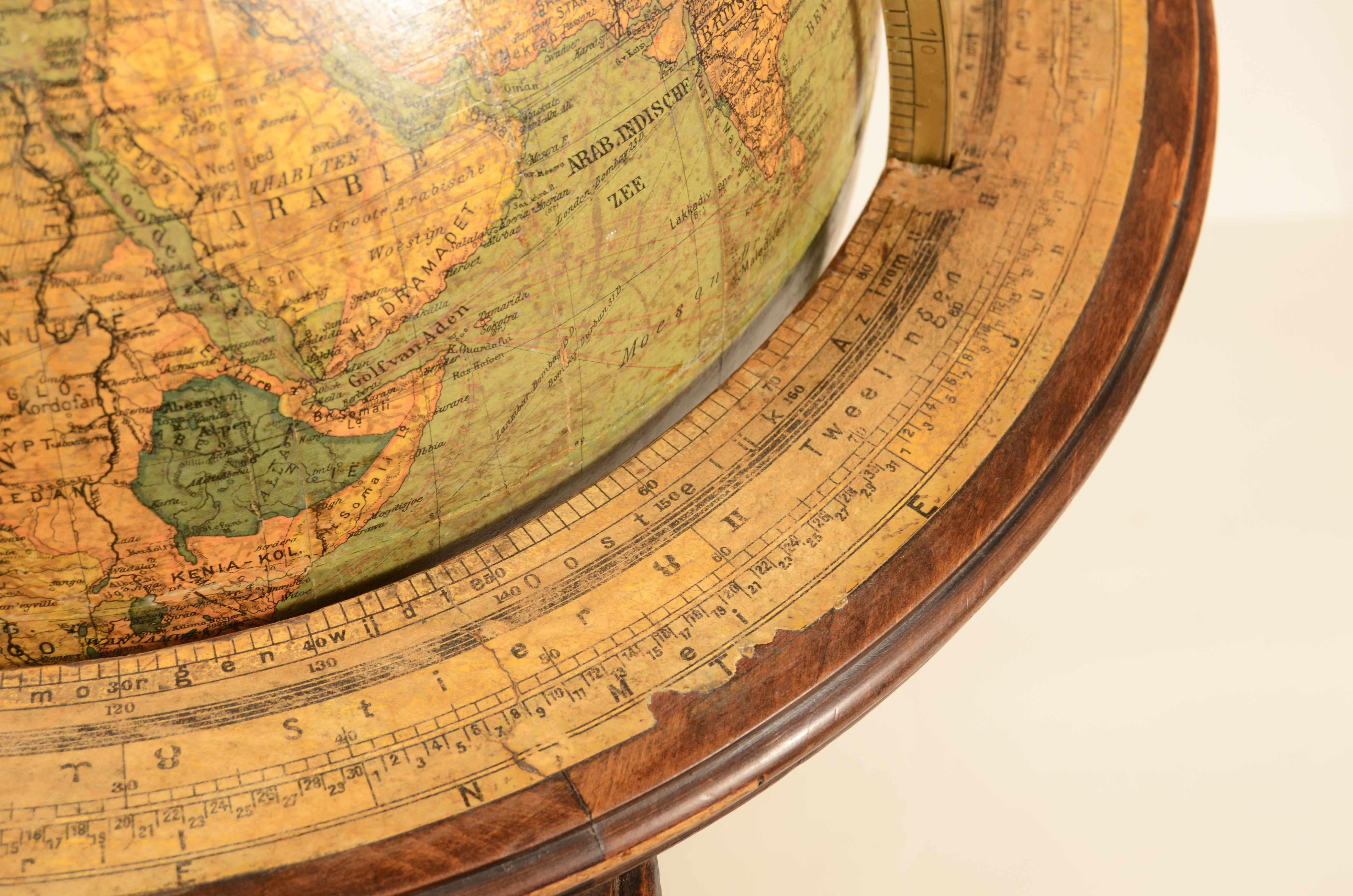 German Columbus terrestrial globe for the Dutch market early 20th century For Sale 14