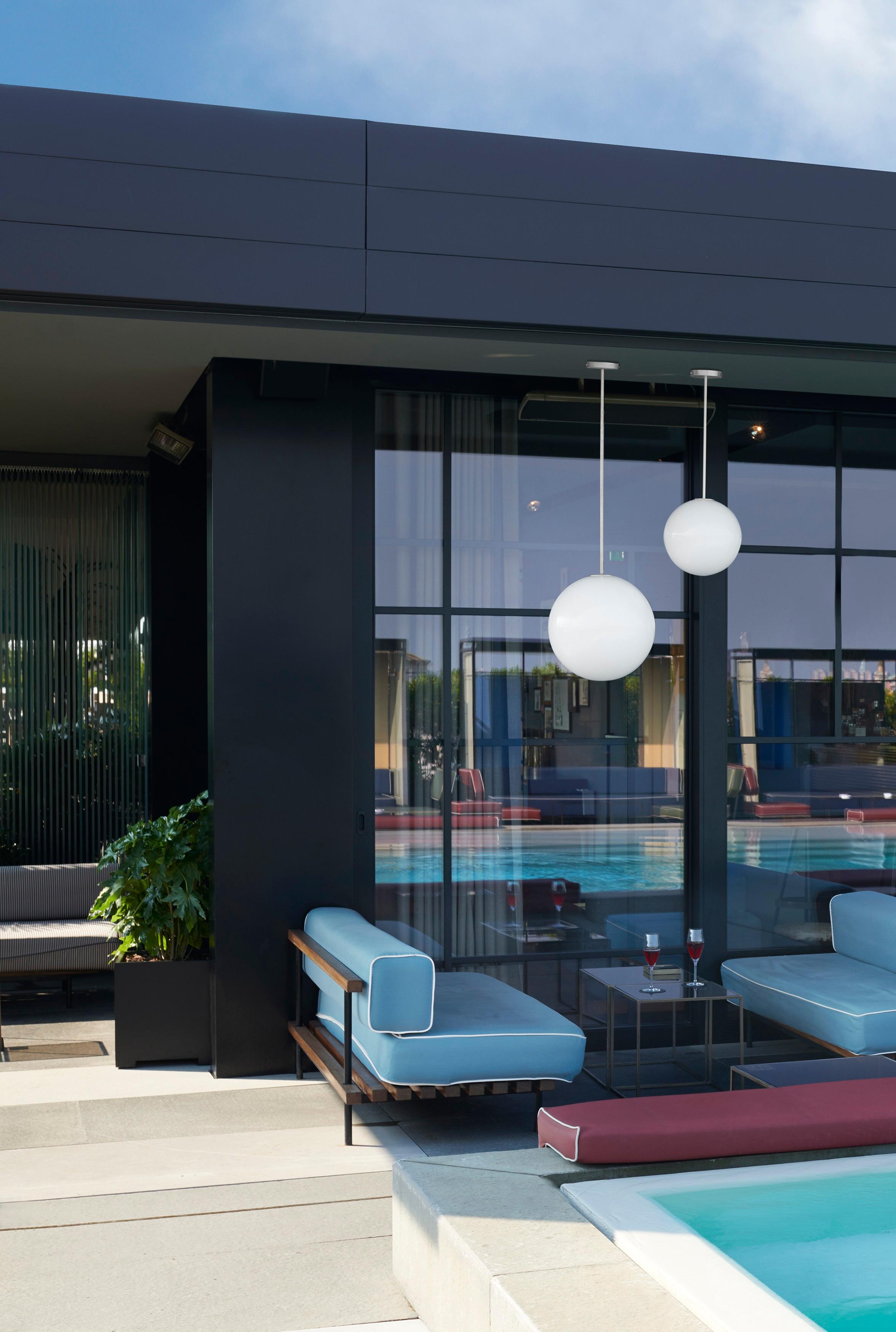 Post-Modern Globo Tige 40 Large Hanging Lamp by SLIDE Studio For Sale