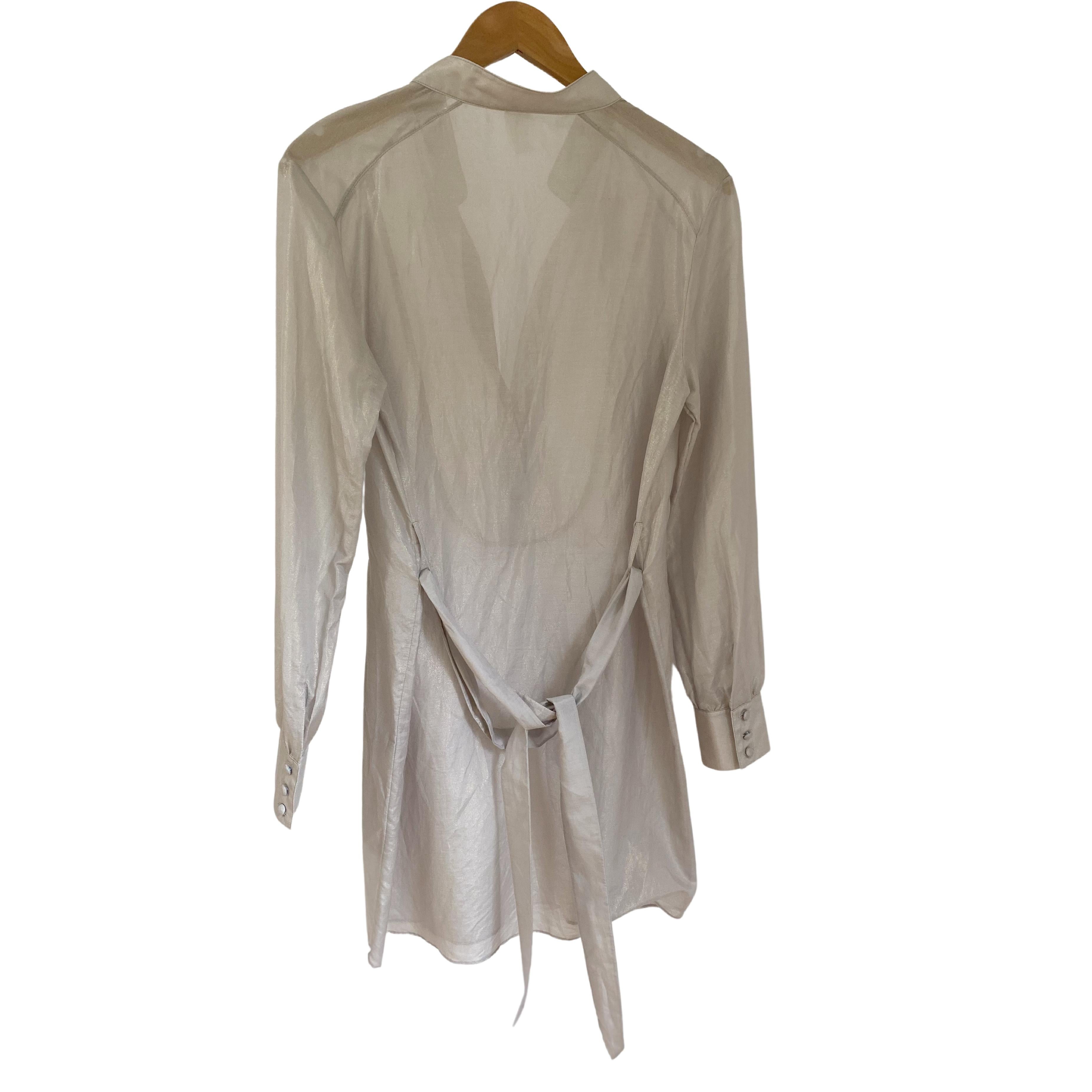 Glodwash über grauem Seidenhemd-Tunika-Hemdkleid aus G�änseblümchen - neu mit Etikett im Zustand „Neu“ im Angebot in Boston, MA