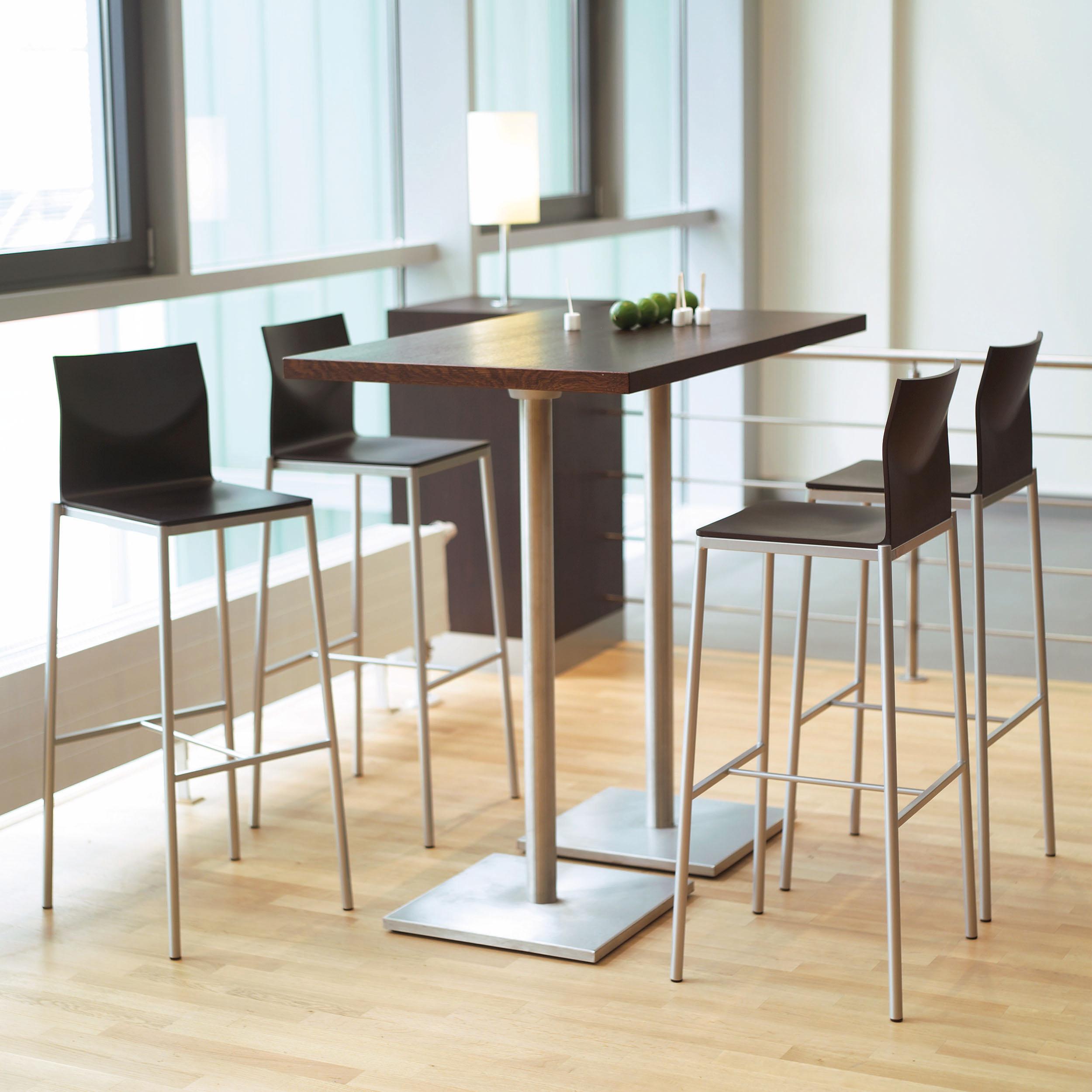 Ein Designkonzept - viele Prototypen: Ob konventionelle Stühle, Katilever oder Barhocker inklusive Luftfederung, GLOOH bietet nicht nur eine große Auswahl und Komfort, sondern auch ein unverwechselbares Design. Kein Wunder, dass GLOOH bereits