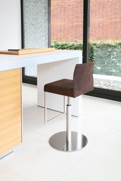 GLOOH Großer Barhocker mit freitragendem Freischwinger aus beigem Leder von KFF