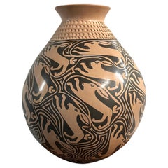 Gloria Hernandez Mata Ortiz Leaping Hare Pot