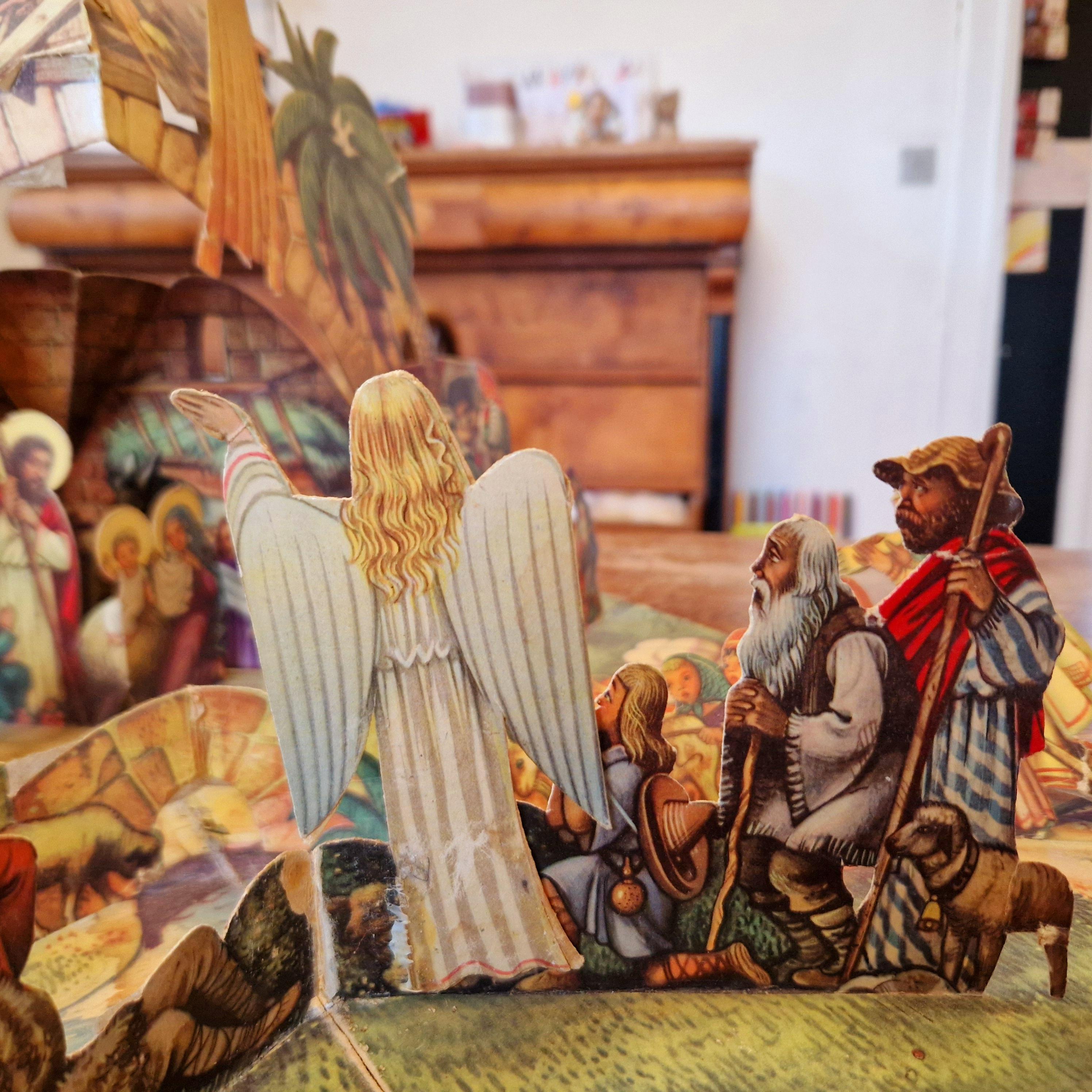 Gloria in Excelsis Deo – exquisite pop up book by Vojtěch Kubašta For Sale 4