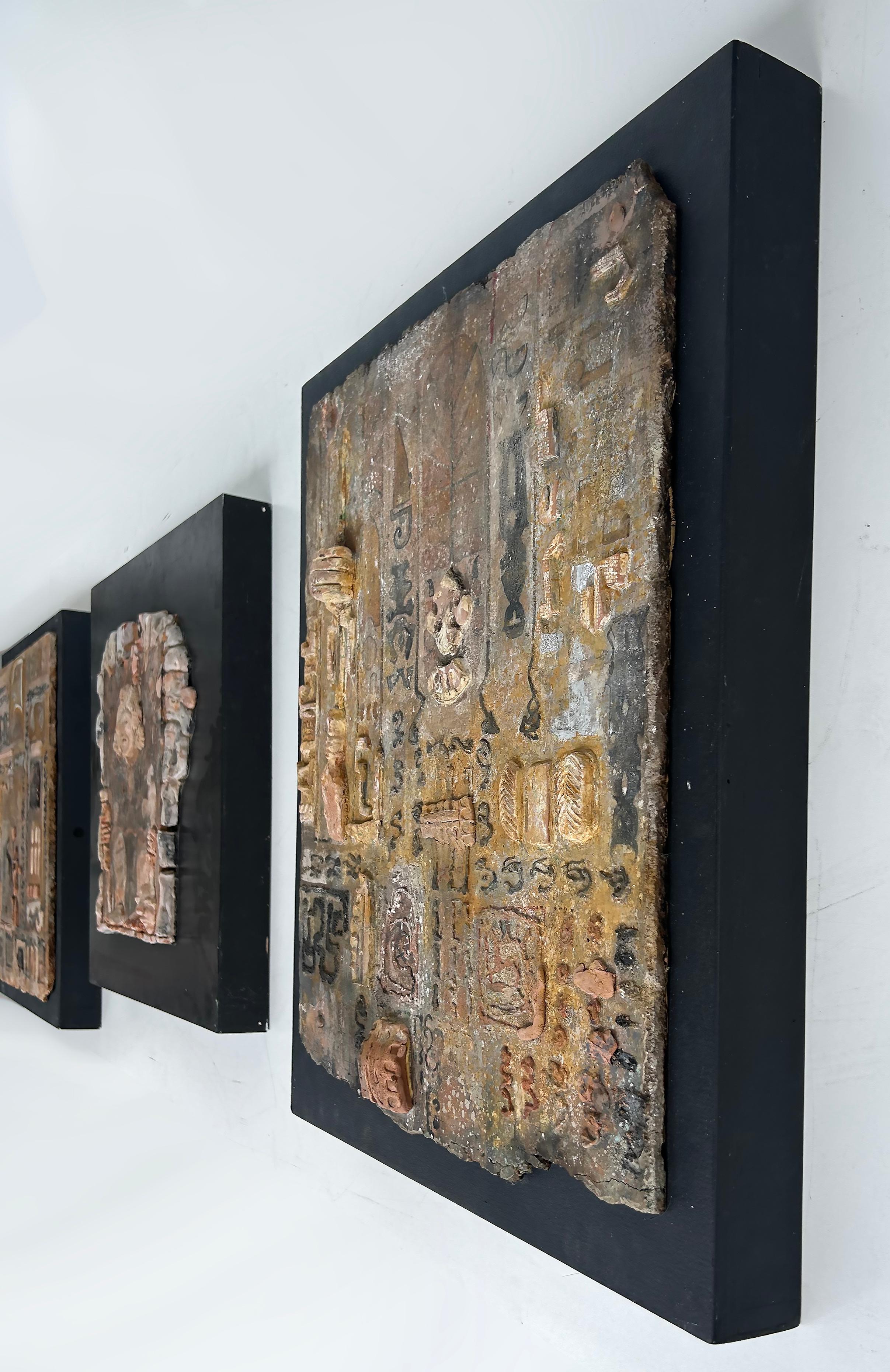 Gloria Lomas Cuban-American Artist Mixed Media Plaque Wall Sculptures, Set of 3

Nous proposons à la vente un ensemble de trois sculptures murales en plaques de techniques mixtes datant de l'exposition de la fin des années 80 intitulée 
