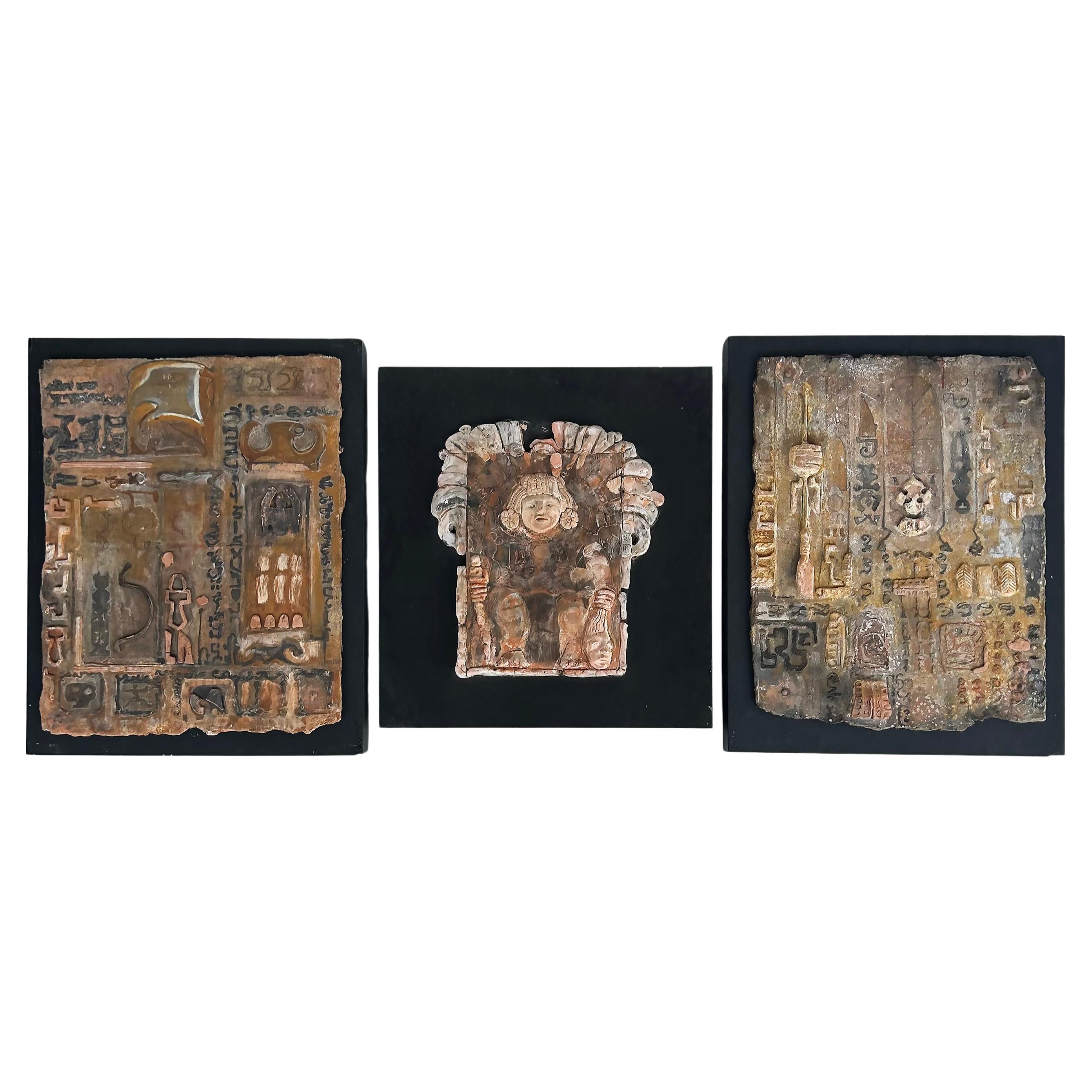 Juego de 3 esculturas de pared con placa en técnica mixta de la artista cubanoamericana Gloria Lomas (Artist)
