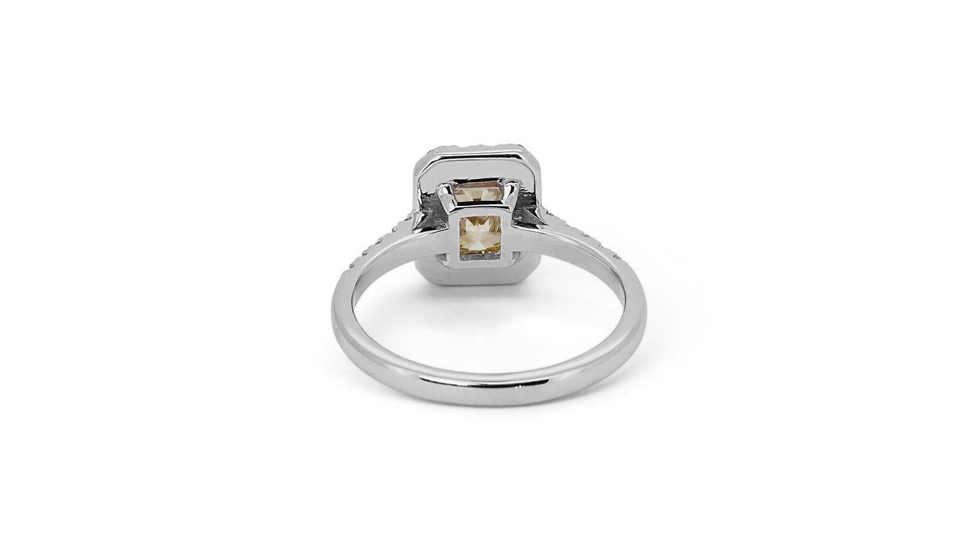 Glorious 18k White Gold Halo Ring with 1.43ct Natural Diamonds GIA Certificate For Sale 2