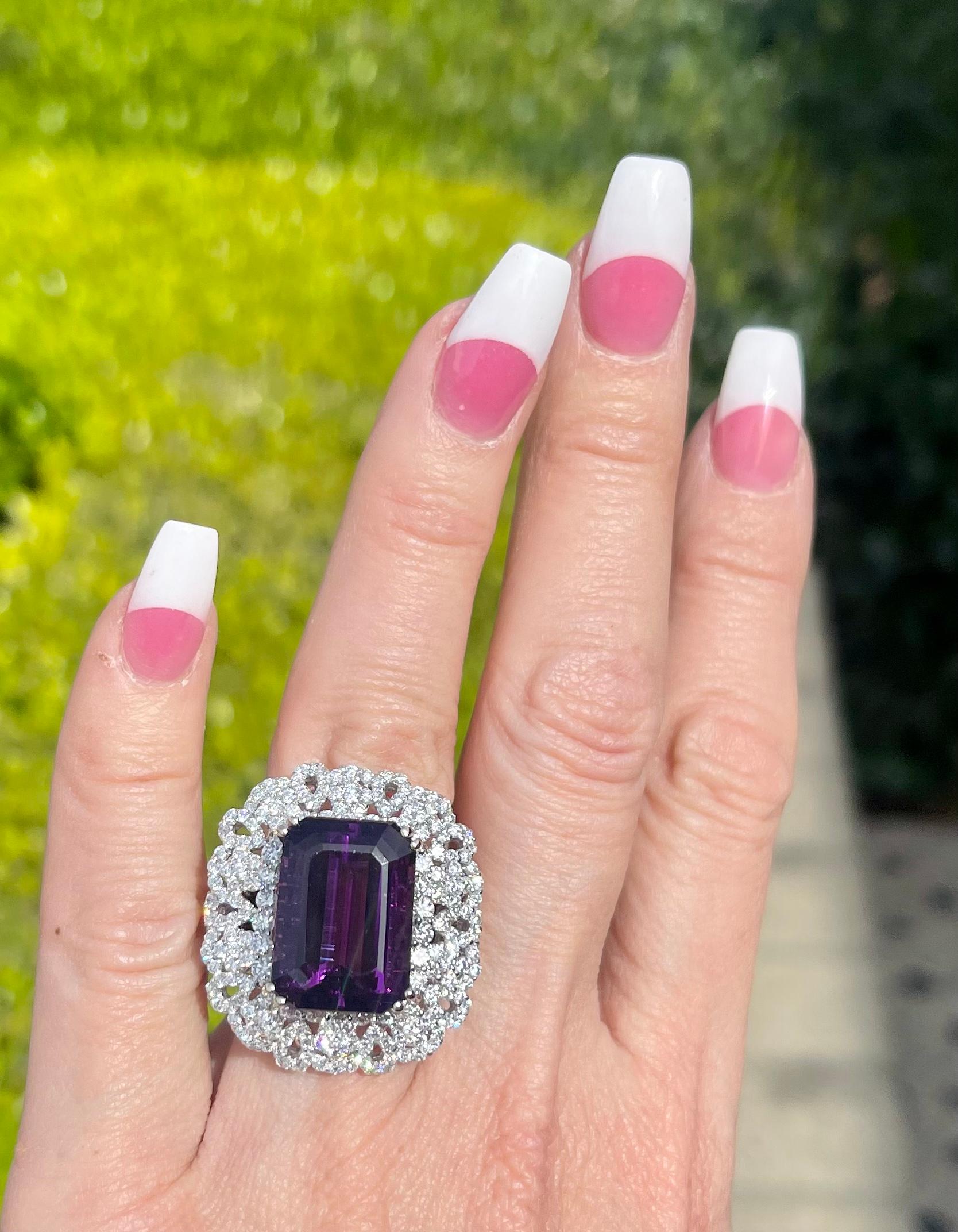 Women's Glorious 22.67 Carat Vivid Purple Amethyst and Diamond 18K Gold Cocktail Ring