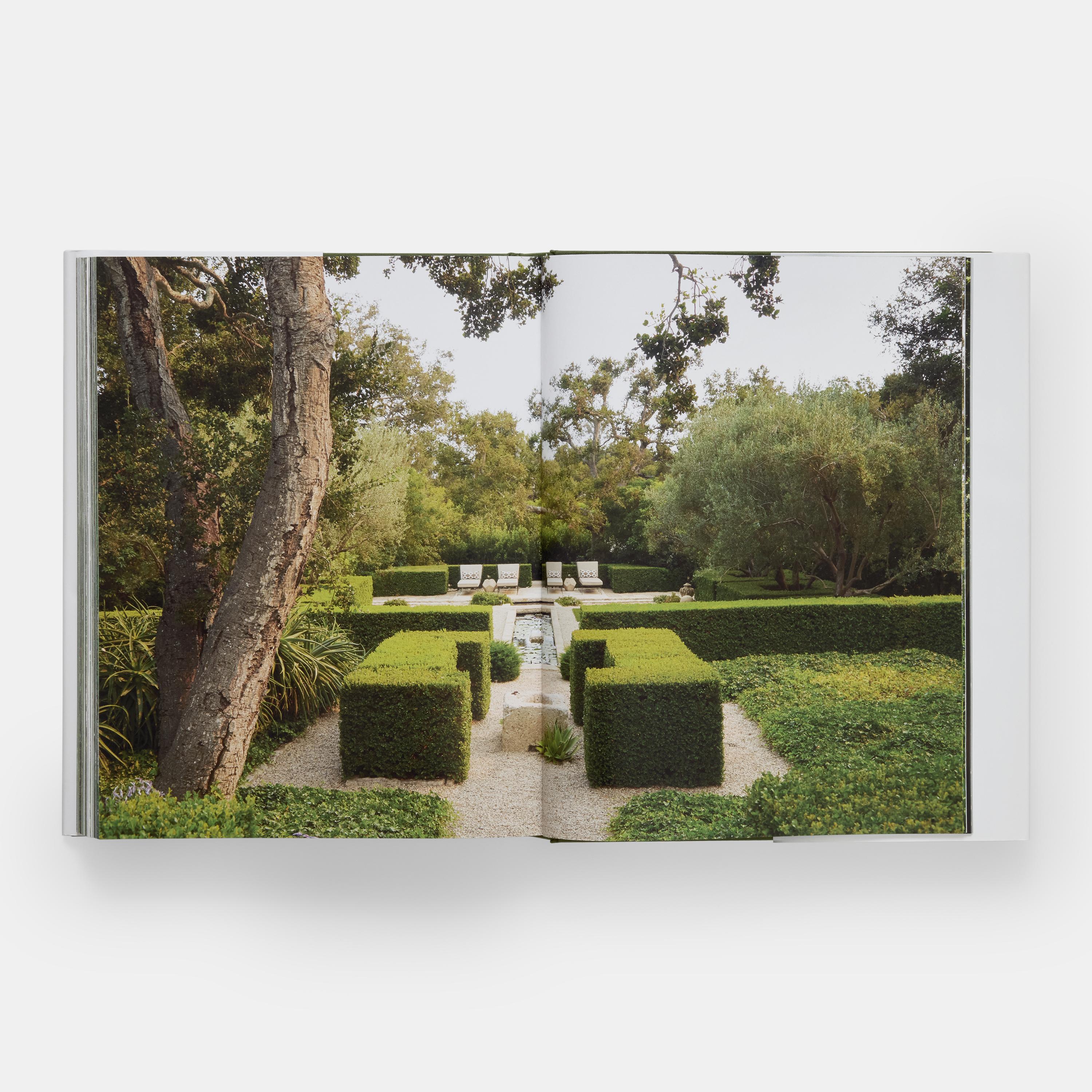 Glorious Gardens: Private Edens of the World's Leading Interior Designers In New Condition For Sale In New York, NY